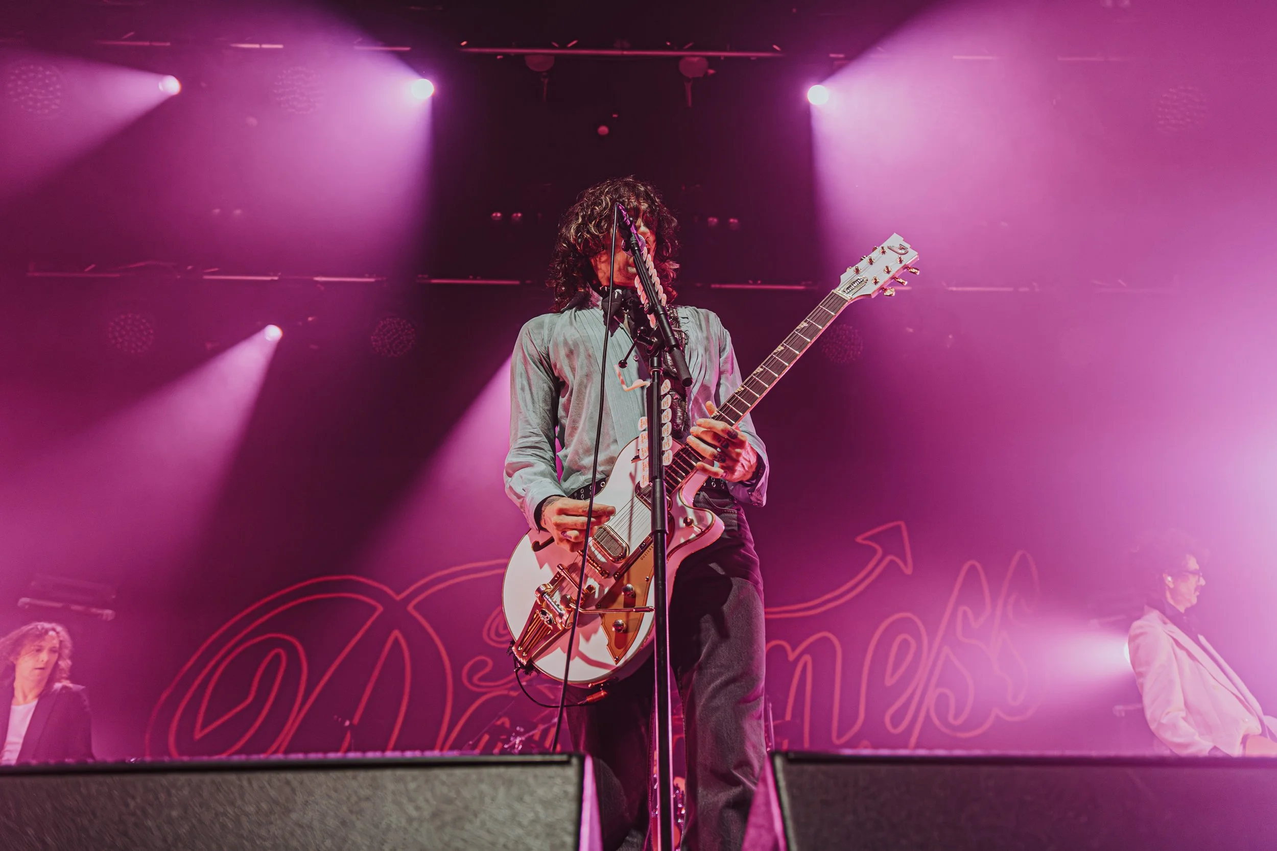 1.The Darkness-07.jpg