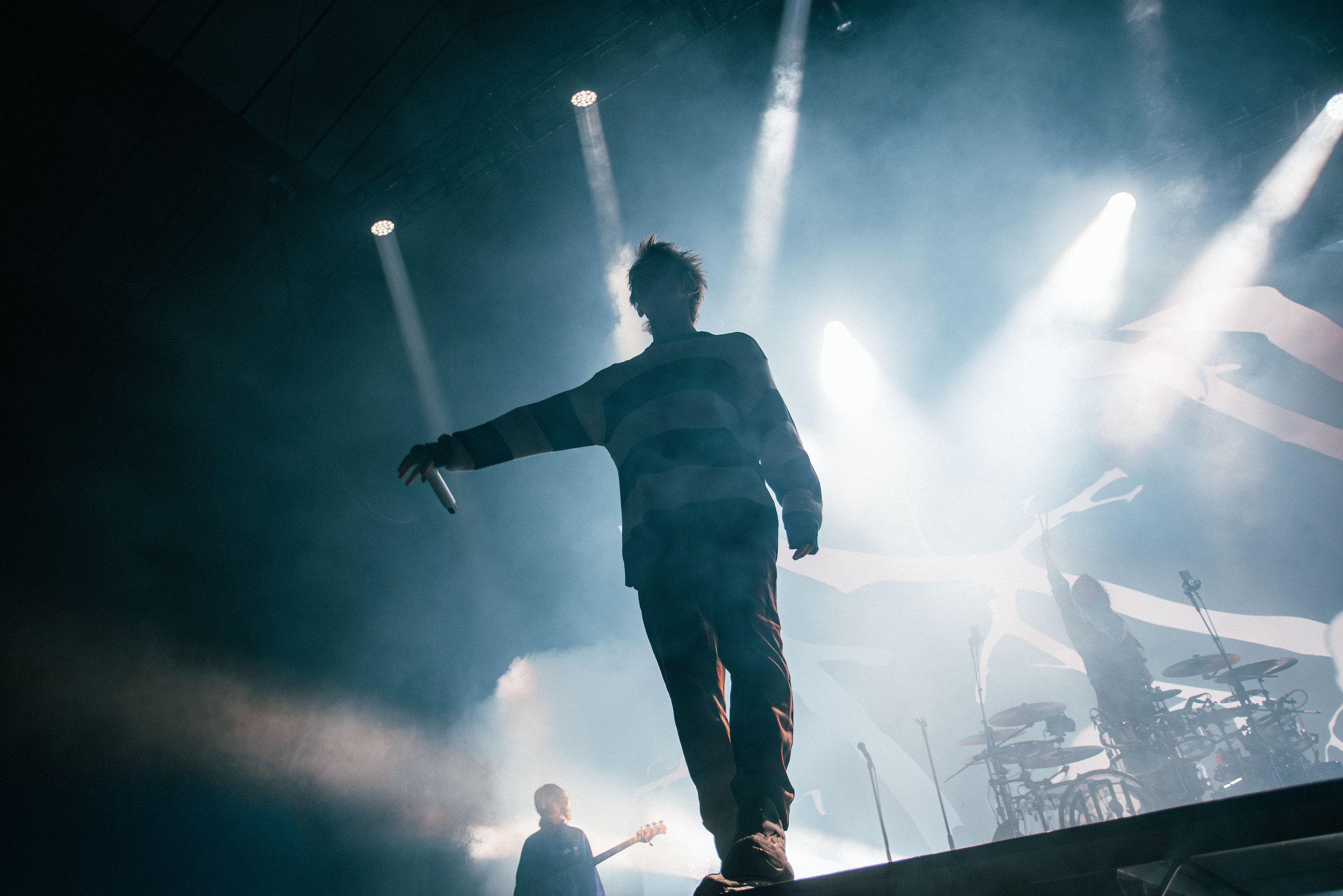 1. ONE OK ROCK-2.jpg