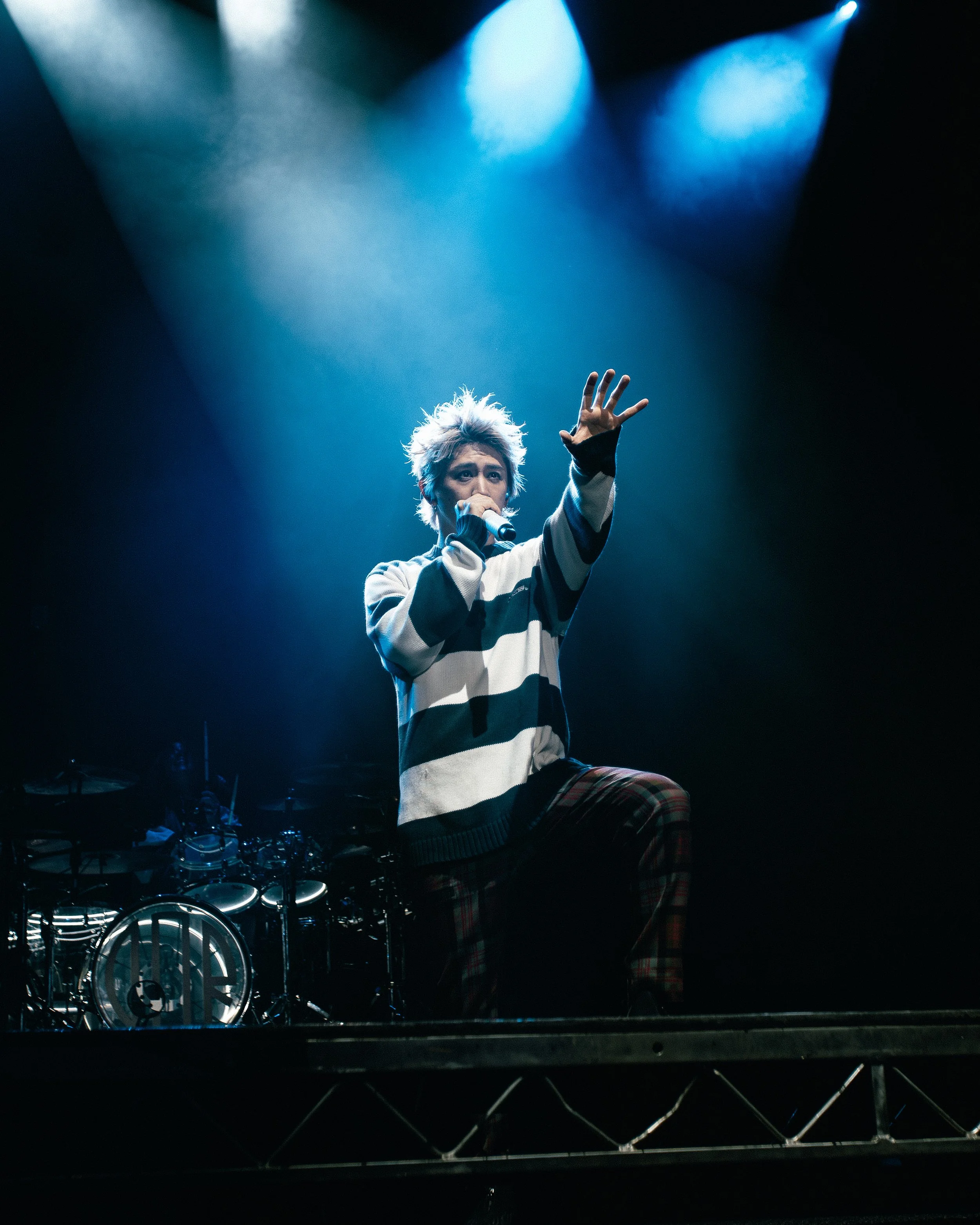 1. ONE OK ROCK-11.jpg