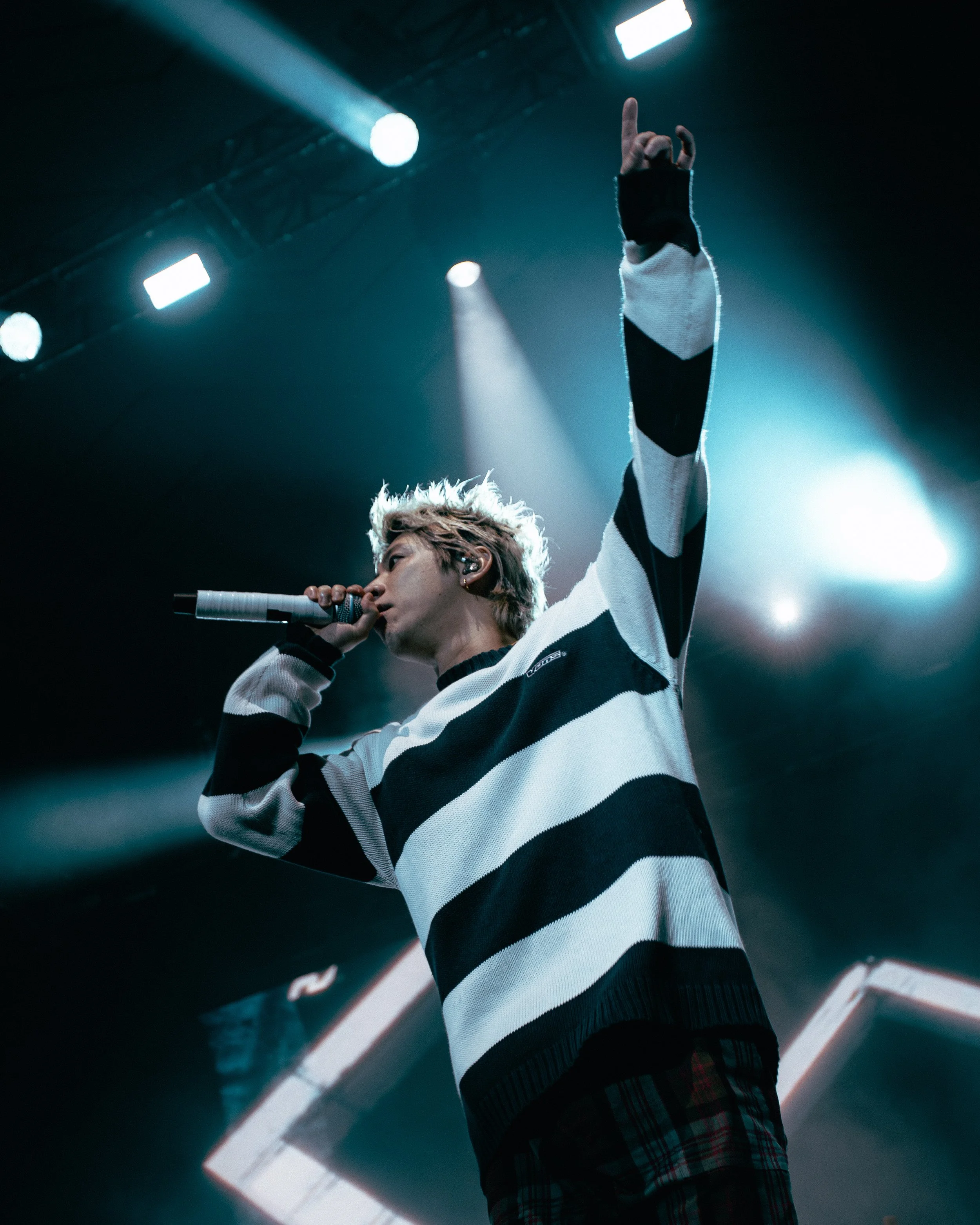 1. ONE OK ROCK-12.jpg