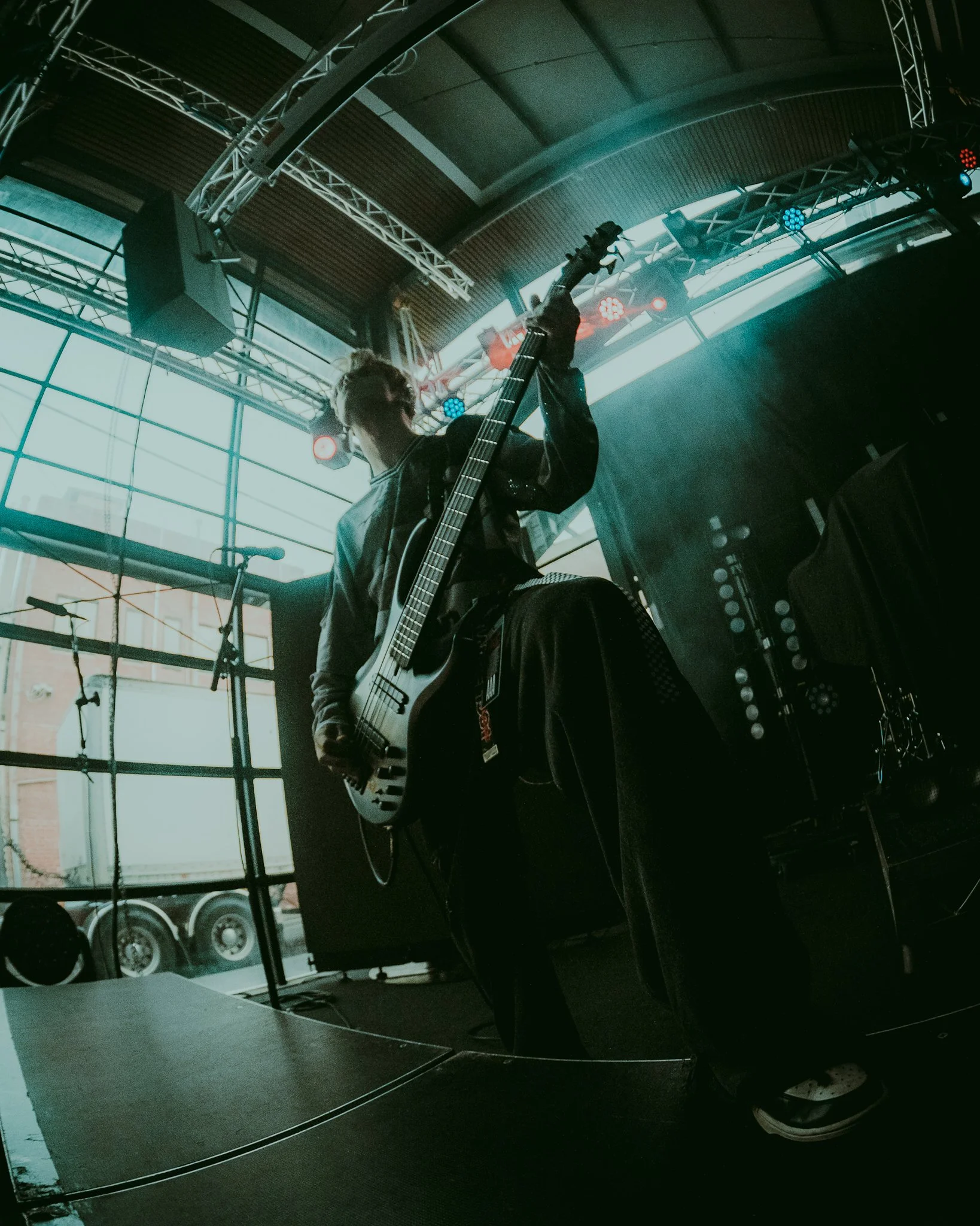 4. Headwreck-01.jpg