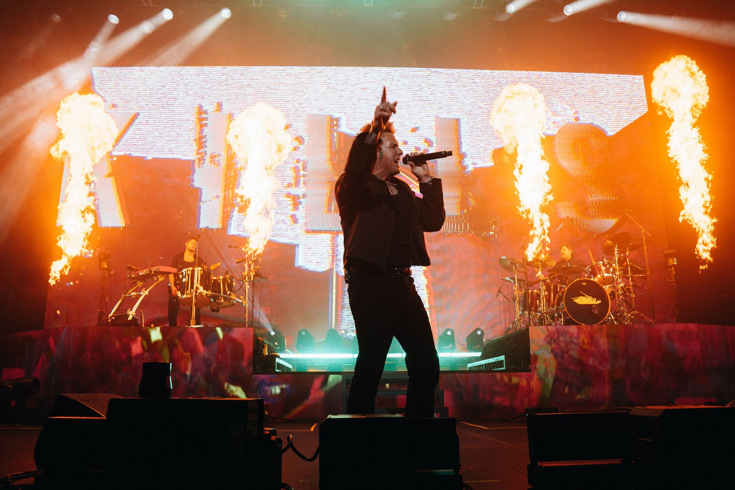 PAPA ROACH PHOTOS @DREWHMEDIA @ROD LAVER ARENA 8-4-26.jpg
