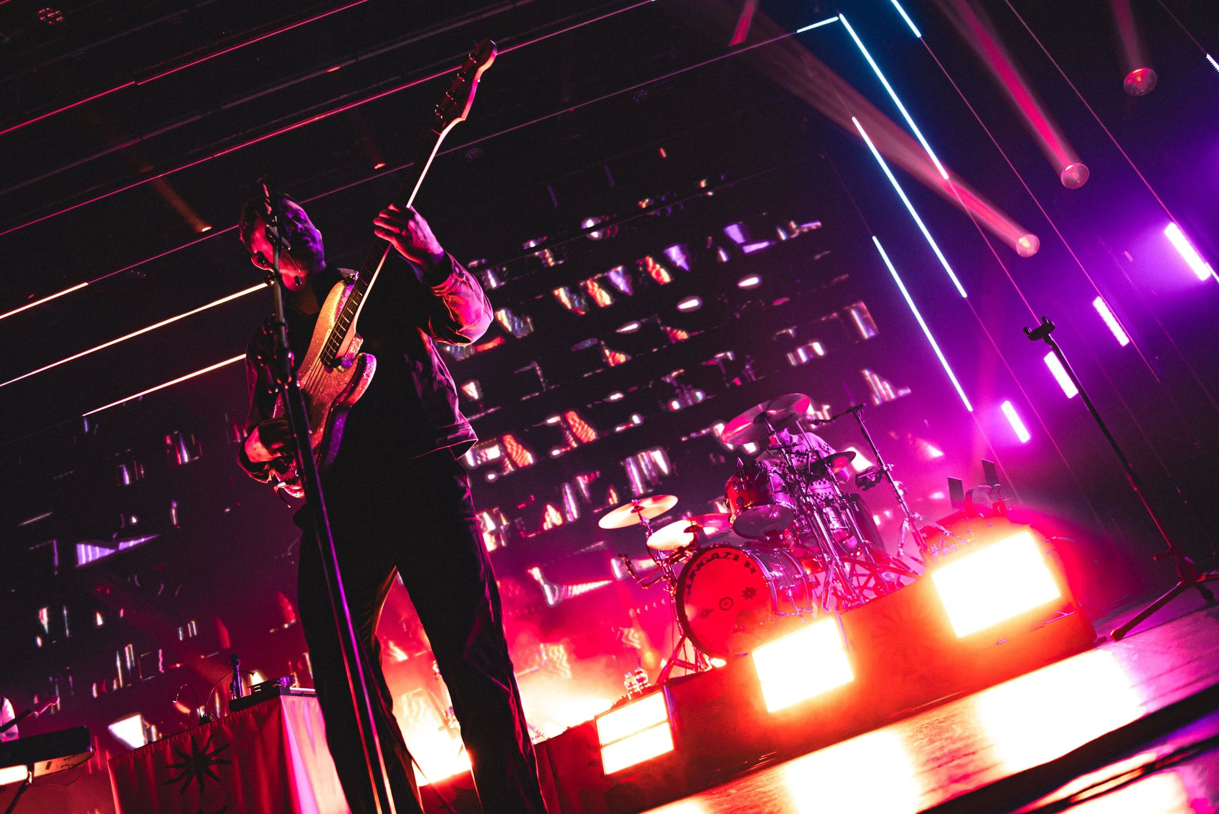 THE TEMPER TRAP_THE FORUM_202610910-16.jpg