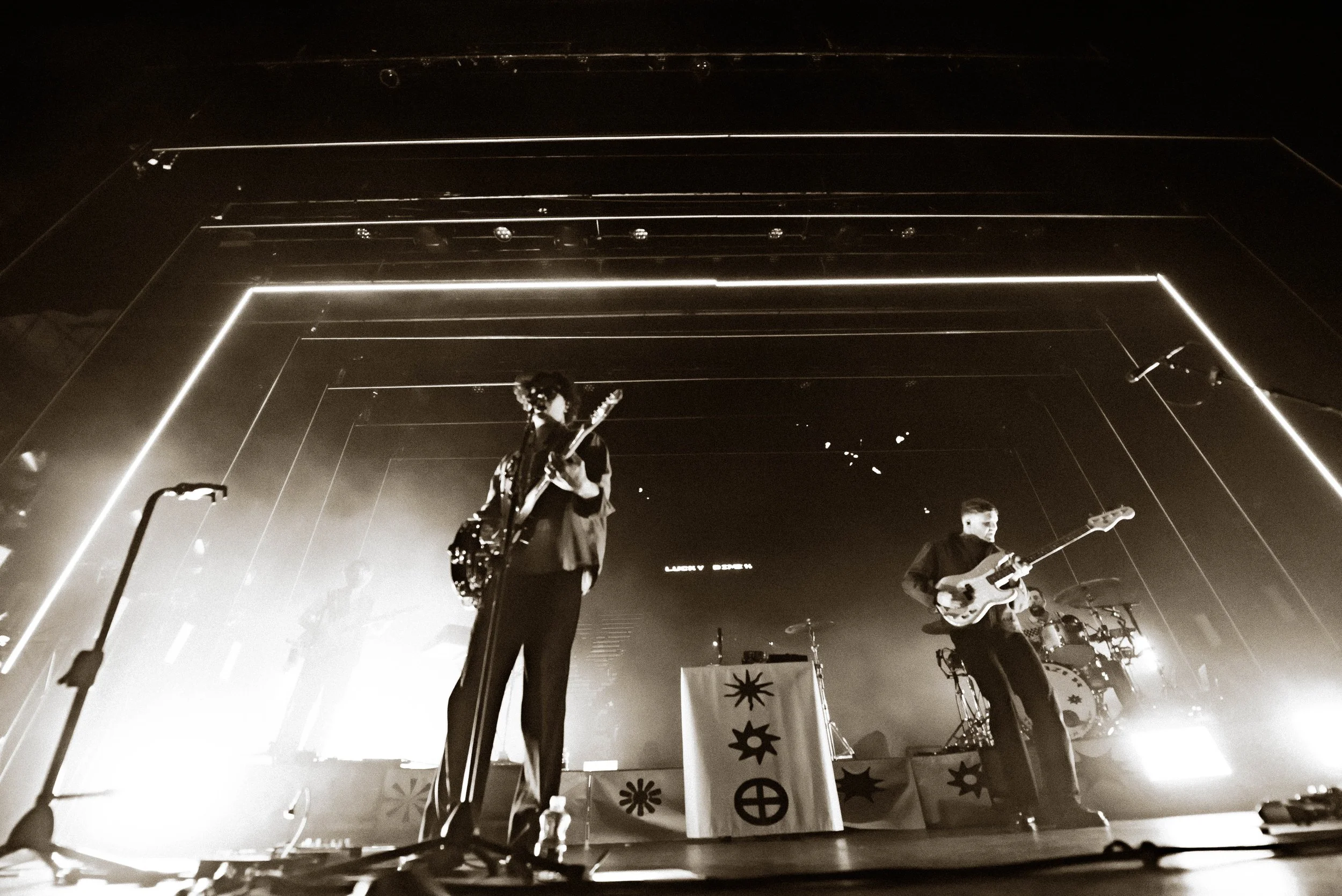 THE TEMPER TRAP_THE FORUM_202610910-8.jpg