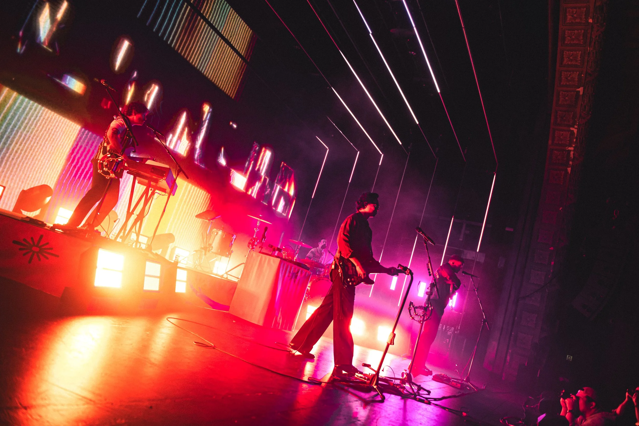 THE TEMPER TRAP_THE FORUM_202610910-14.jpg