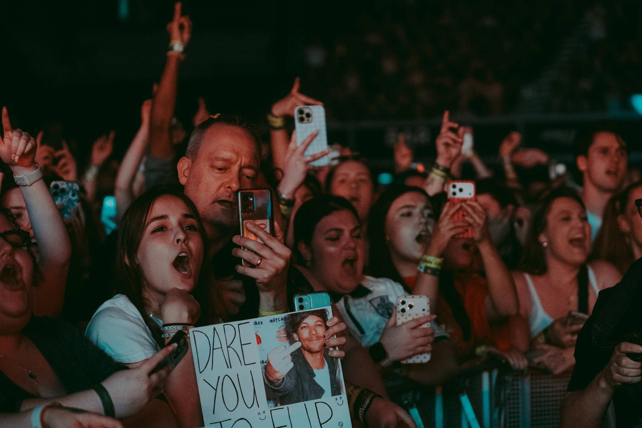 1. Louis Tomlinson-2.jpg