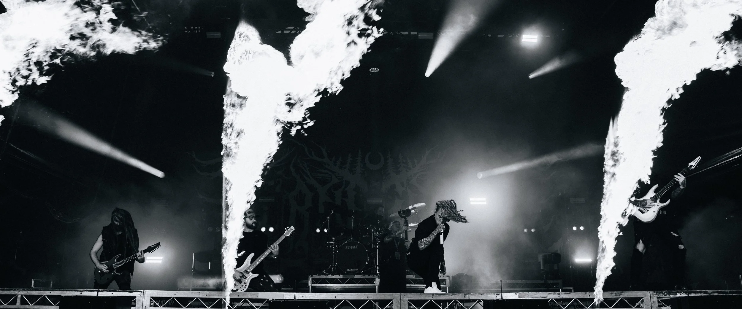 LORNA SHORE POST.jpg