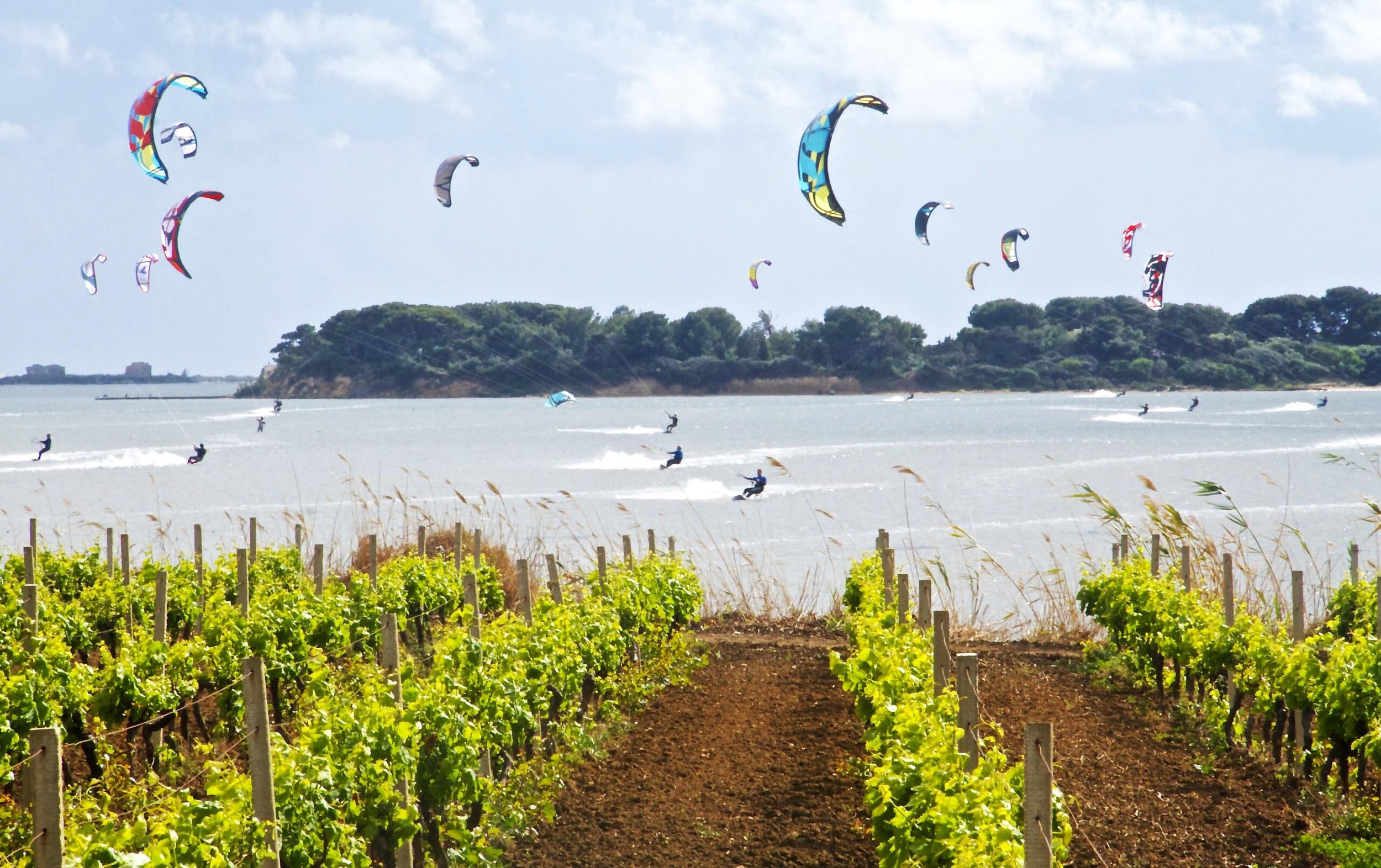 WAKEUP IN: Sicily (kiting and hiking retreat)