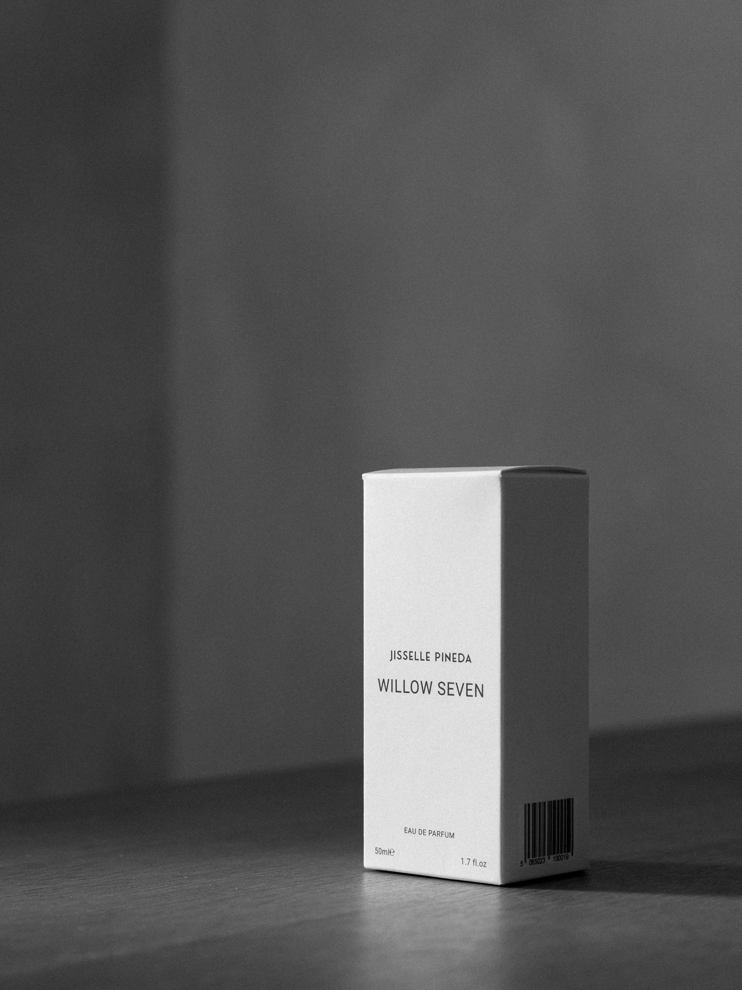 Jisselle Pineda perfumes © Nacho Rivera-34.jpg