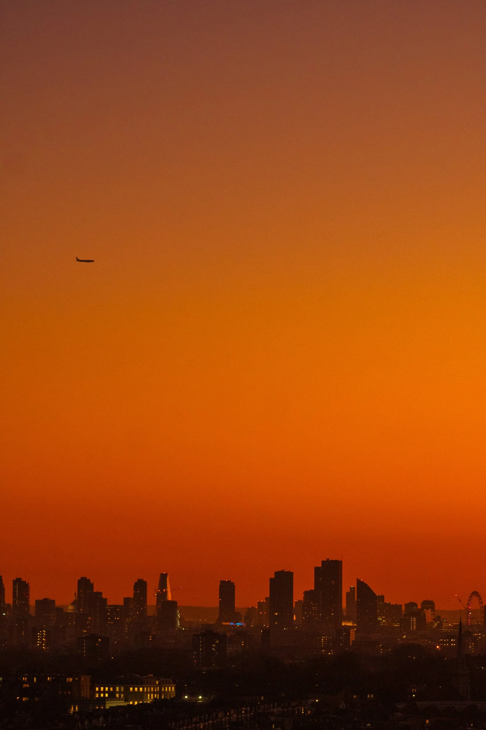 LONDON SKYLINE SUNSET