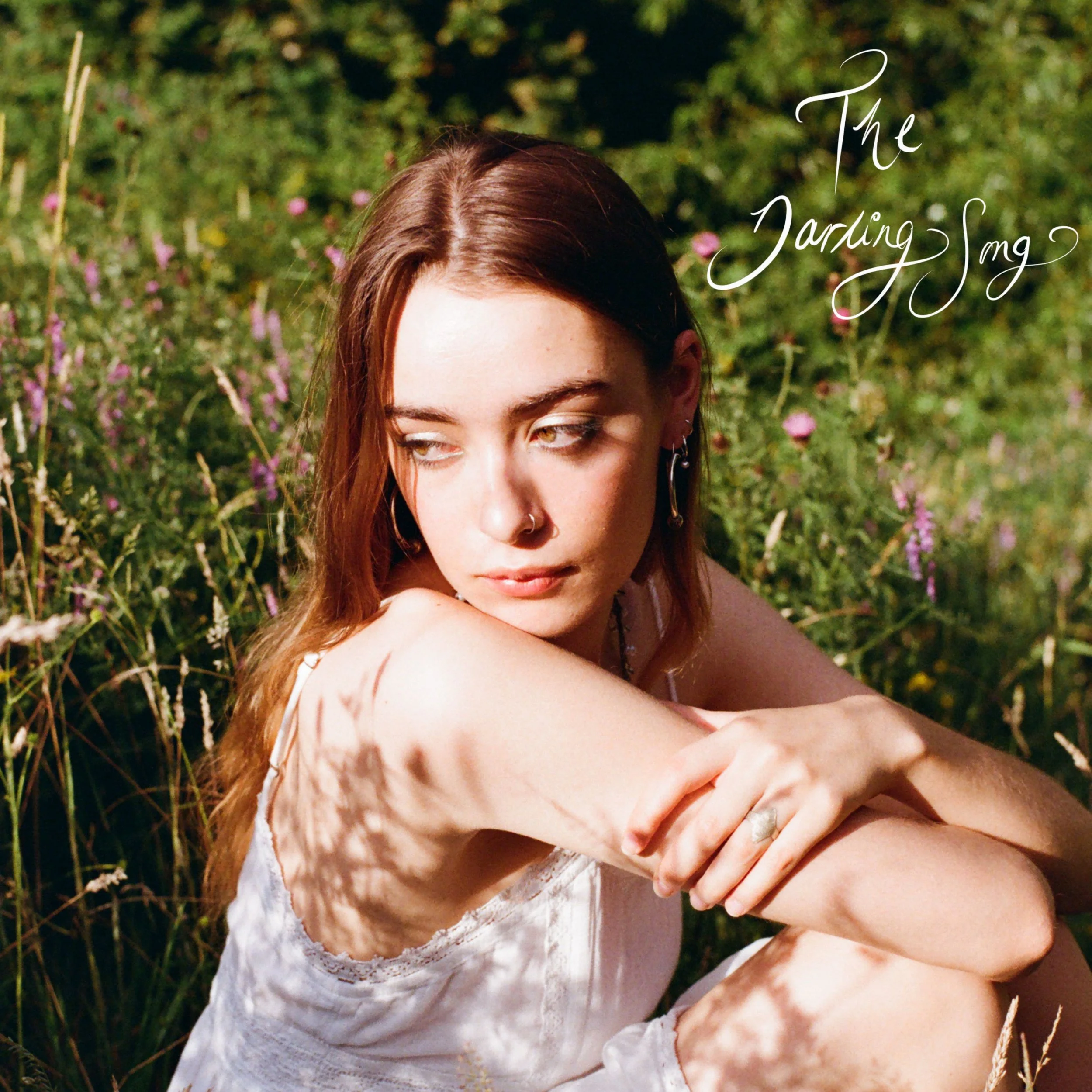 LIV BLOORE UNVEILS DREAMY DEBUT SINGLE ‘THE DARLING SONG’