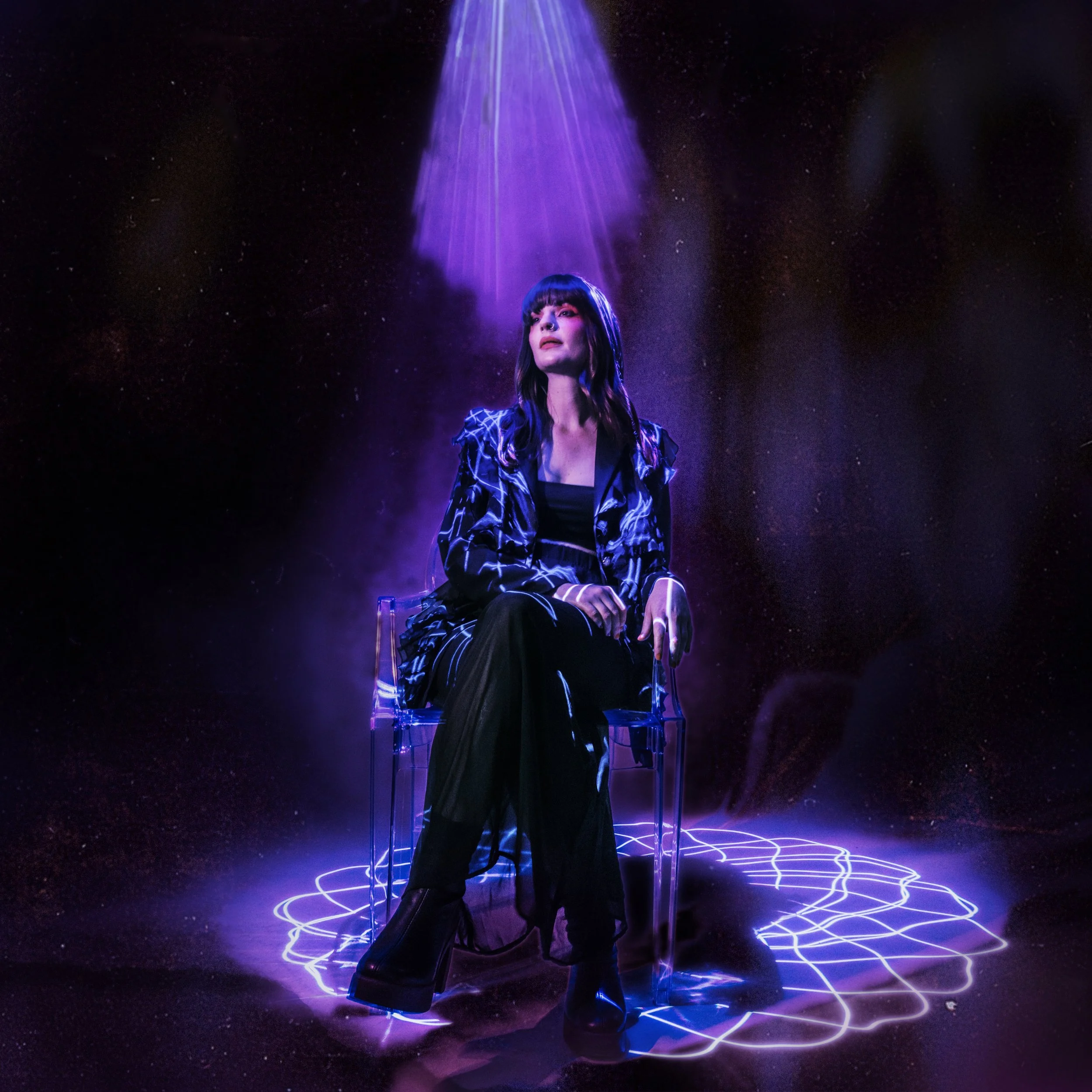 ANNA SMYRK UNVEILS DEBUT ALBUM ‘SPECTACULAR DENIAL’