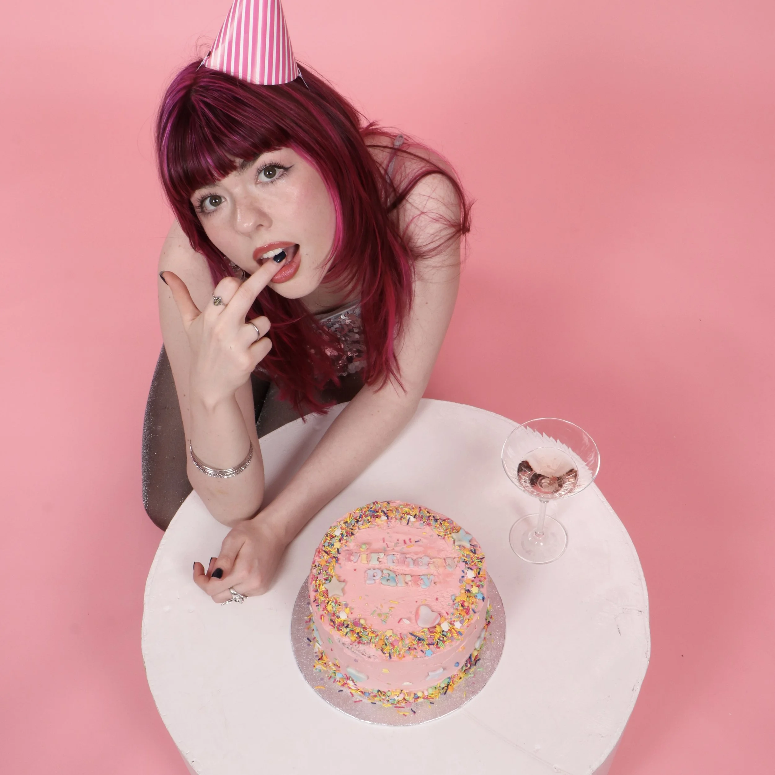 MIA LANGRIDGE RELEASES NEW SINGLE ‘BIRTHDAY PARTY’