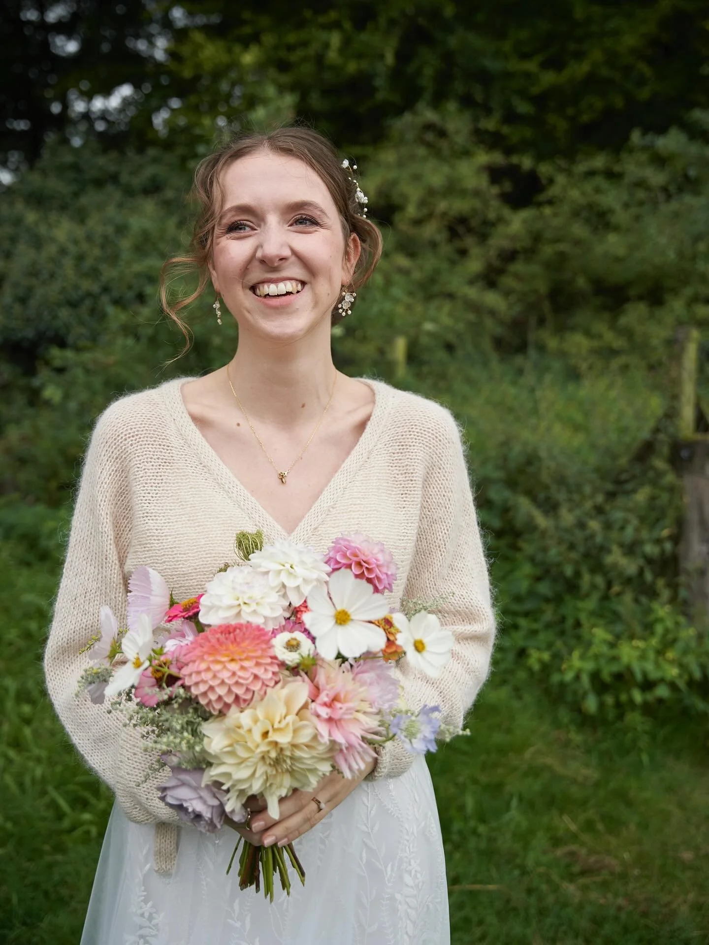 Woooow! Was ein Jahr! Es ist so viel passiert! 🥰
Meine Strickst&uuml;cke erz&auml;hlen dieses Jahr wirklich viele Geschichten. 🥹 Von unserer Hochzeit 🤍 bis hin zu meiner Bikepacking Tour durch D&auml;nemark. 🇩🇰 🚴🏼&zwj;♀️Es ist so viel passiert