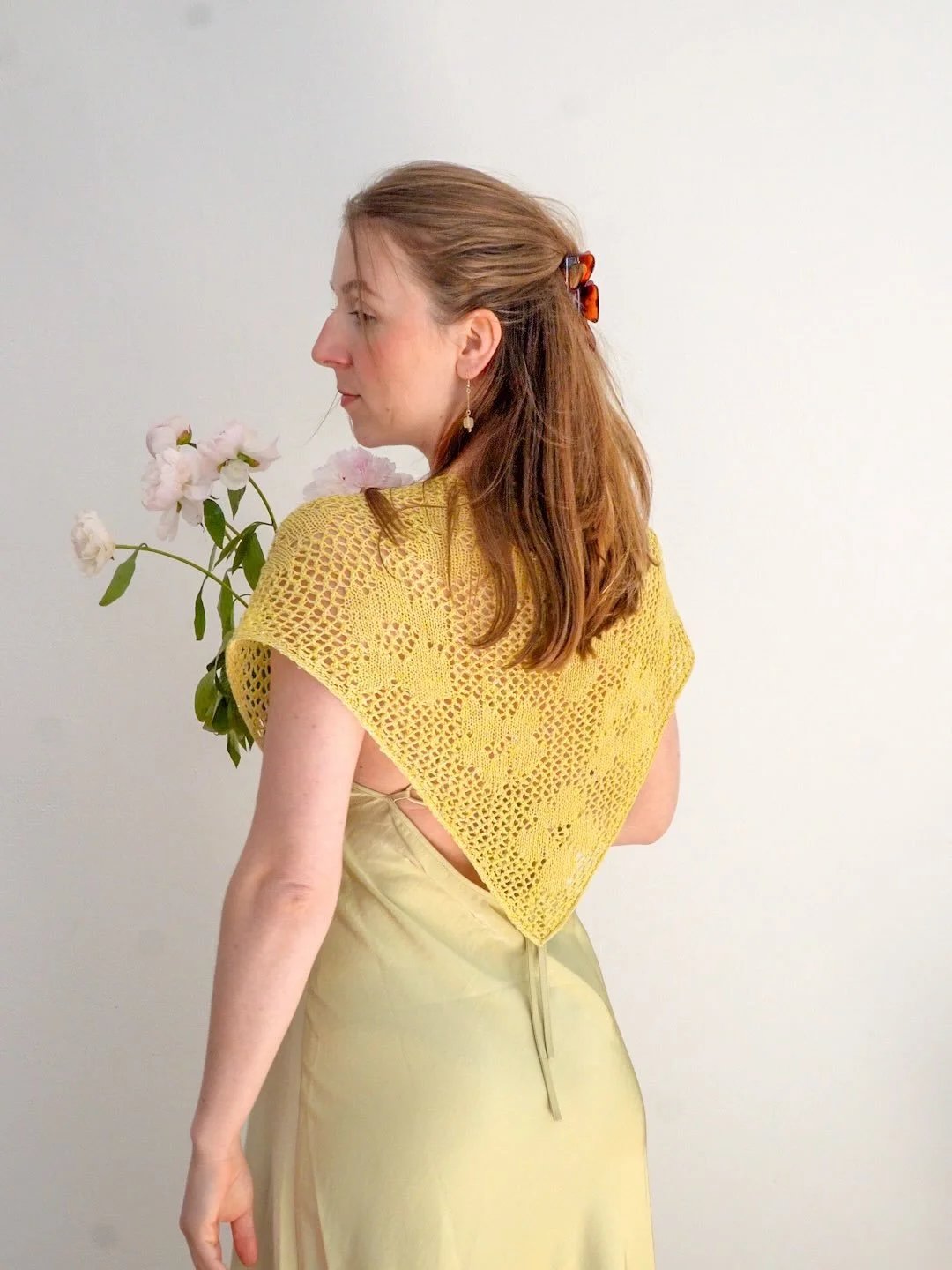 Anzeige - Pattern Release 🌼
Die &bdquo;In Bloom Shawl&ldquo; Anleitung ist da! 🌸☀️🌼 Passend zum traumhaften Wetter. Die Anleitung findet ihr auf deutsch und english bei Ravelry und auf meiner Webseite (Link in meinem Profil 👆🏼) und es gibt eine 