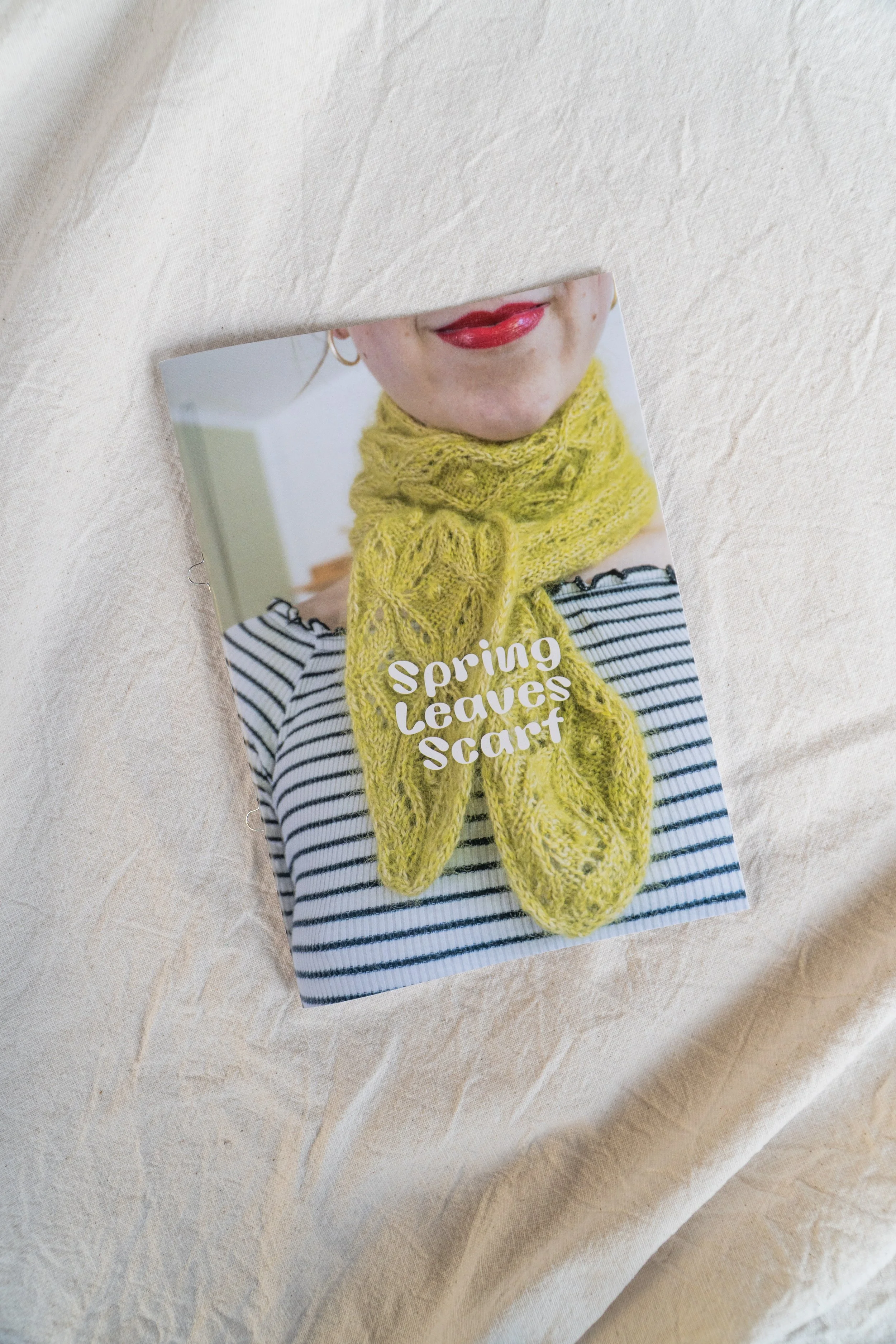 Spring Leaves Scarf - Strickanleitung Heft