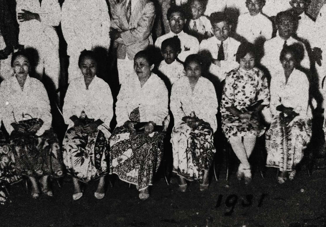 Women of the Early 20th Century Lasem, circa 1931. Personal collection of Oei family, Lasem.
