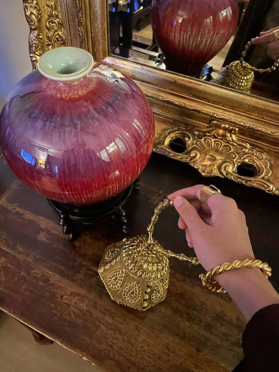 Putri’s outfit and accessories. Images courtesy of Putri Adif.