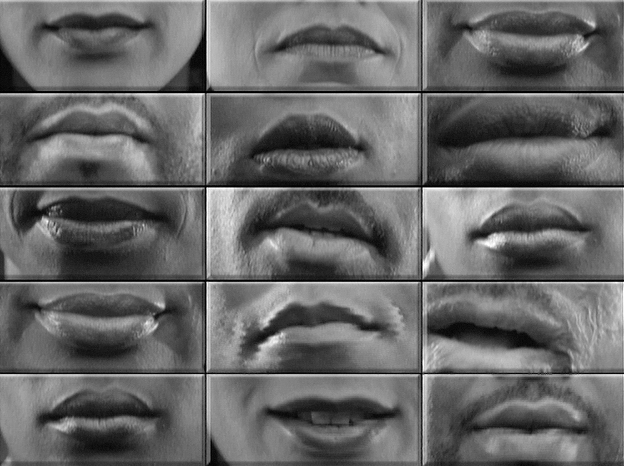 Lorna Simpson, Easy to Remember, 2001, single-channel video installation, black and white, sound.
