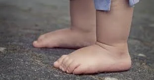 The Benefits of Letting Children go Barefoot