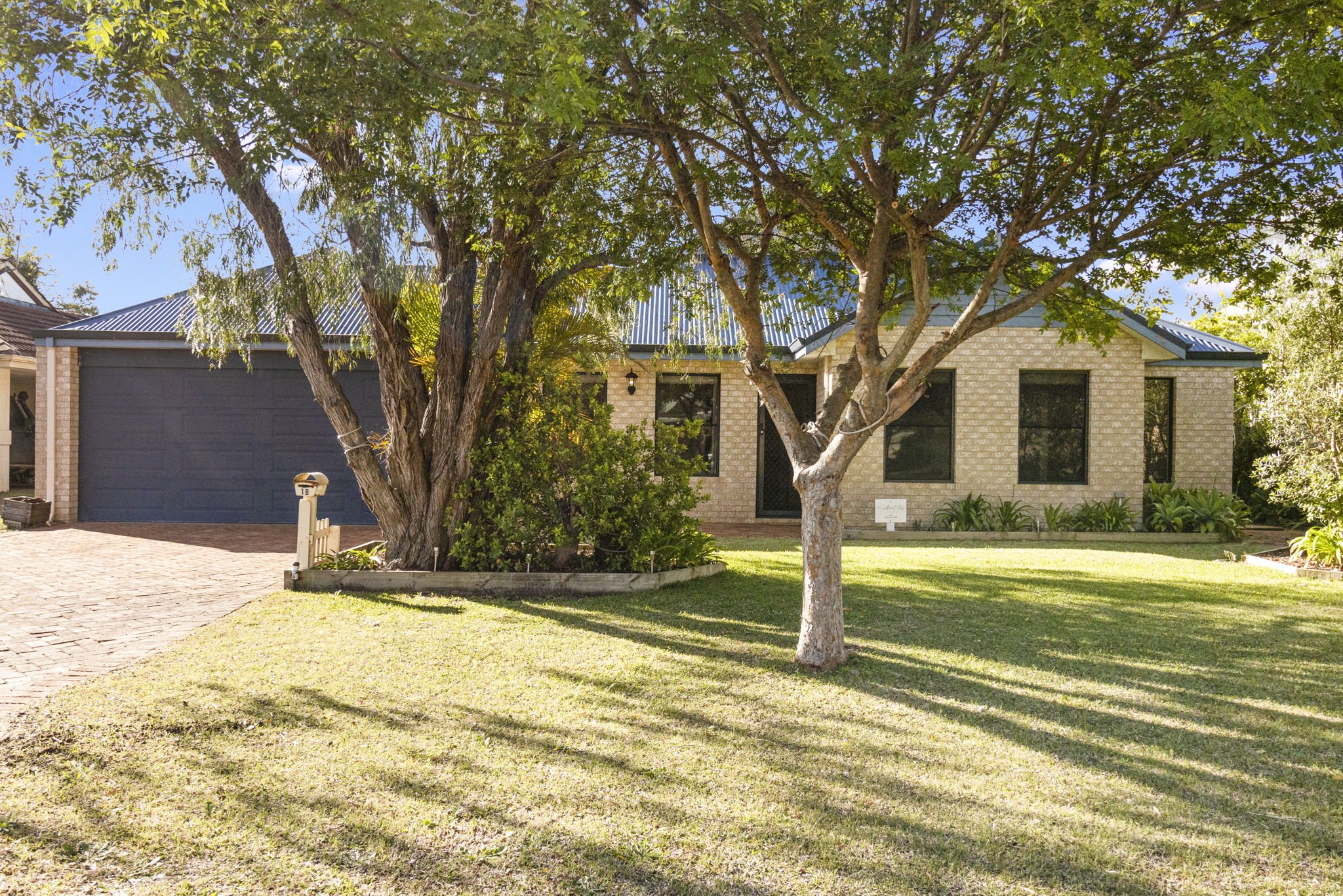 Meters to Iconic Dunsborough Beach & Short Walk to Town