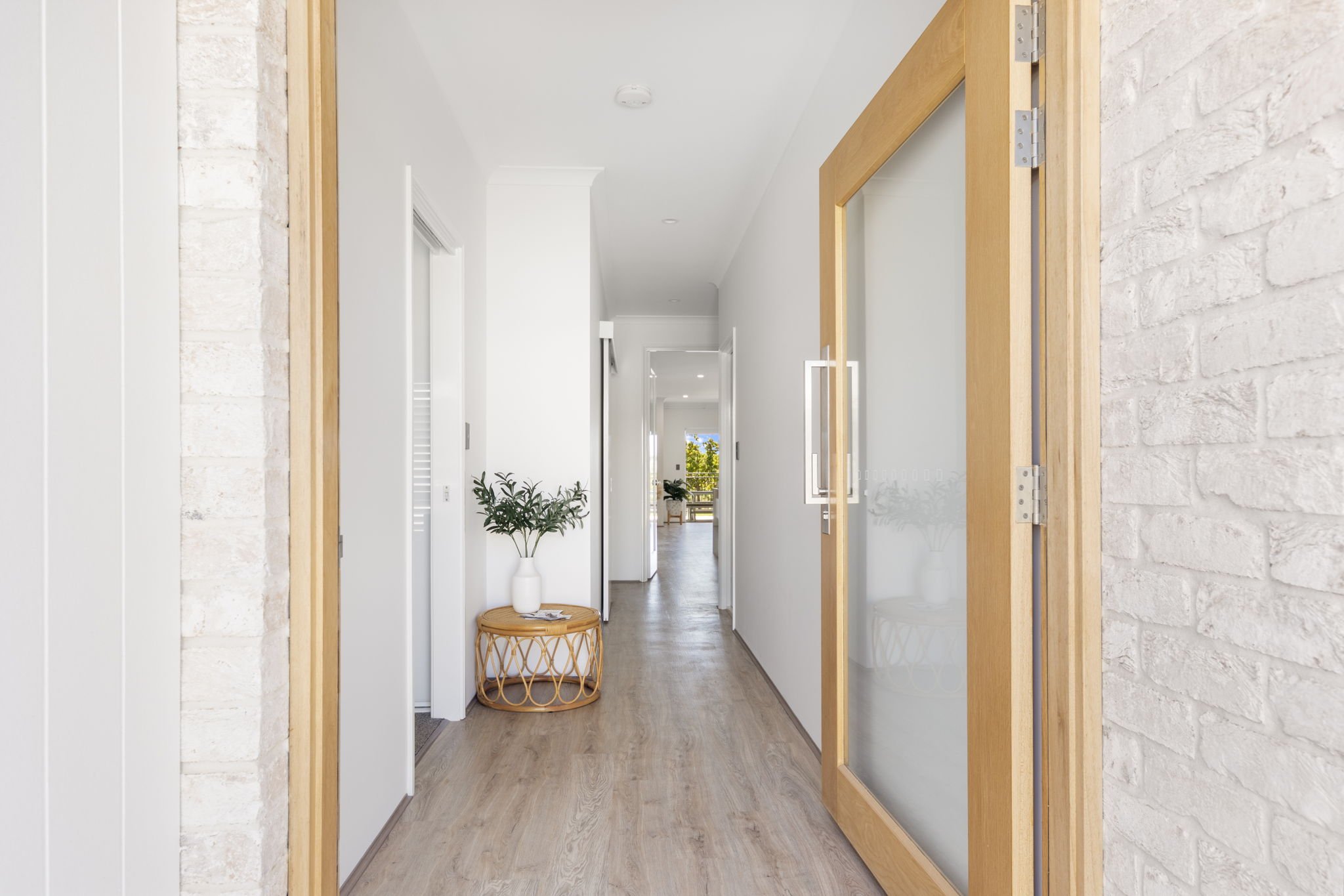 6-web-or-mls-36-hayling-wy.jpg