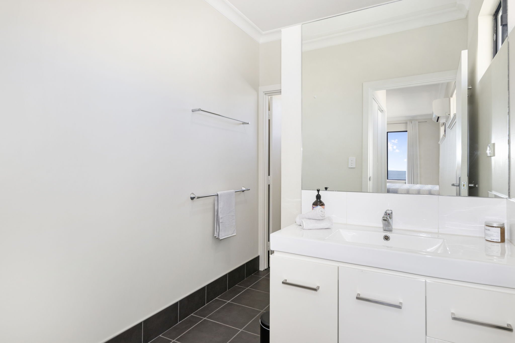 21-web-or-mls-90-layman-rd.jpg