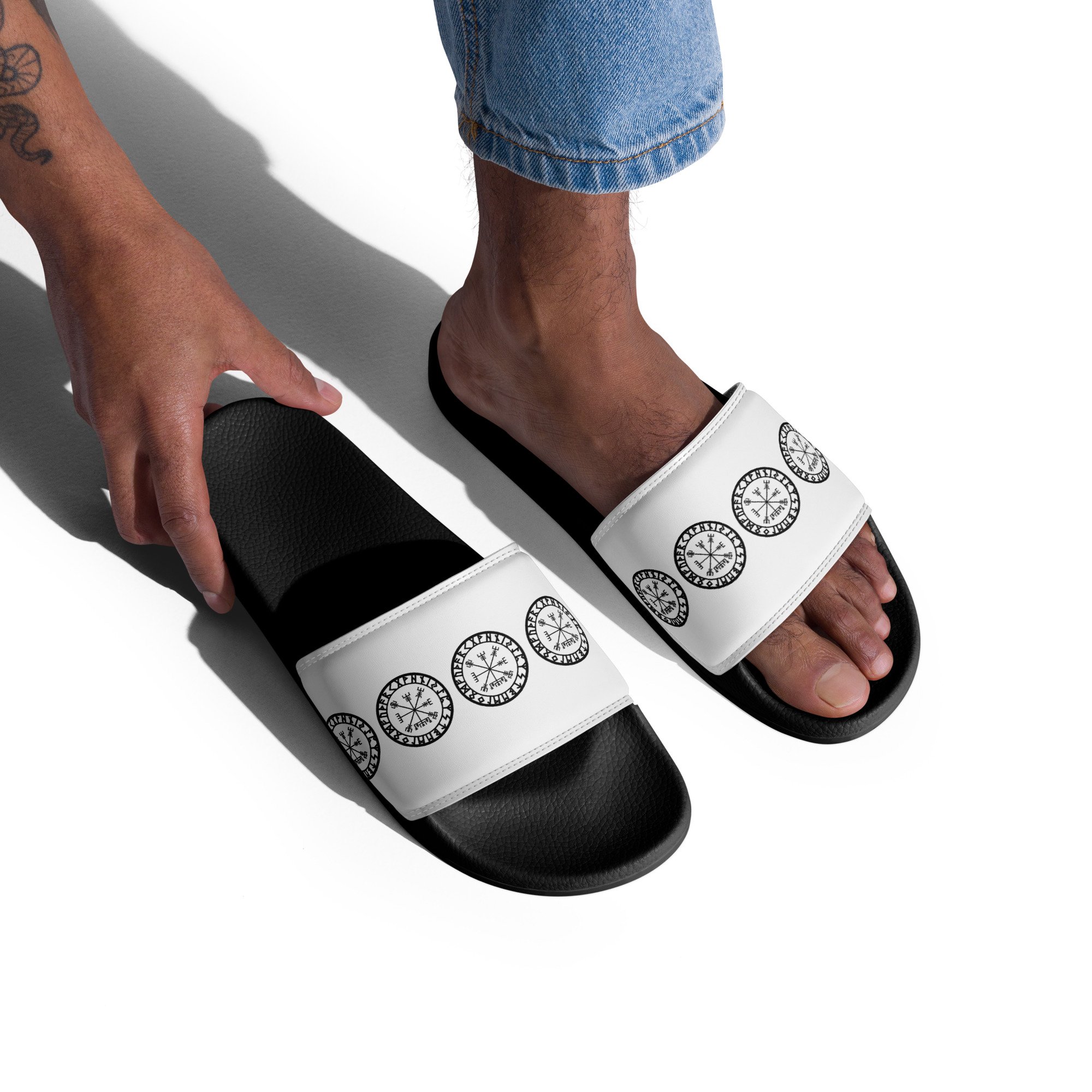 mens-slides-black-right-front-66799b9b4b656.jpg