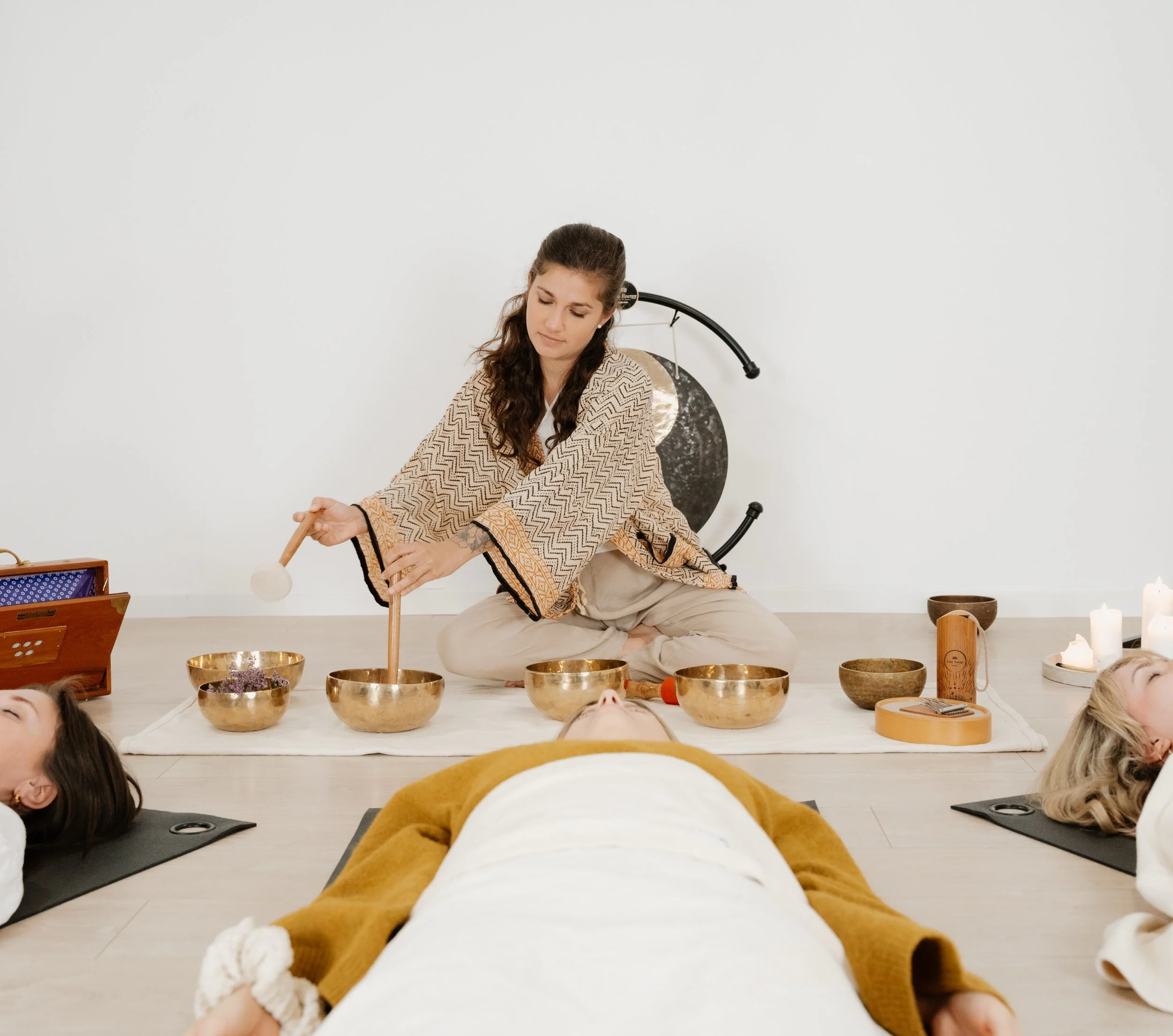 Soundhealing hat mir beigebracht, dass Ruhe nichts ist, dass wir uns verdienen m&uuml;ssen. 

Ruhe ist keine Belohnung. Sie ist ein Bed&uuml;rfnis.

#soundhealing #yinyoga #softera #relaxation #rest