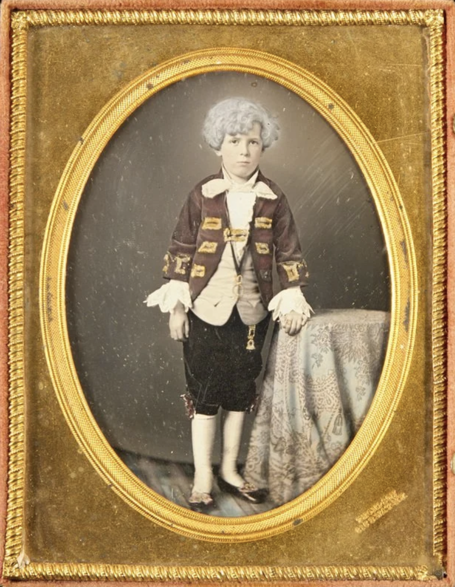 America Through the Looking Glass: 
Daguerreotypes from the Dawn of Photography