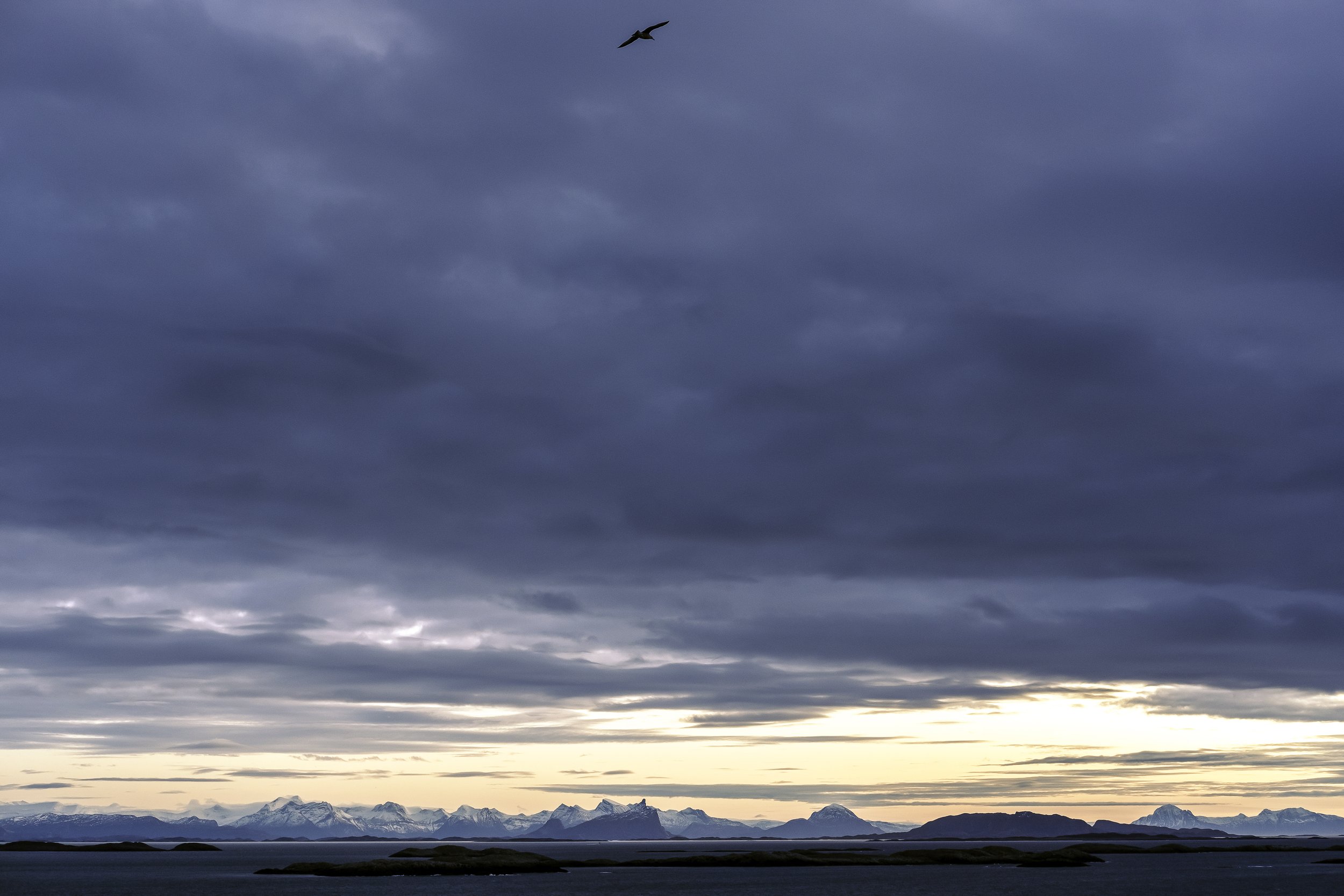 Blå Blå Vindar och Vatten // Myken November Island
