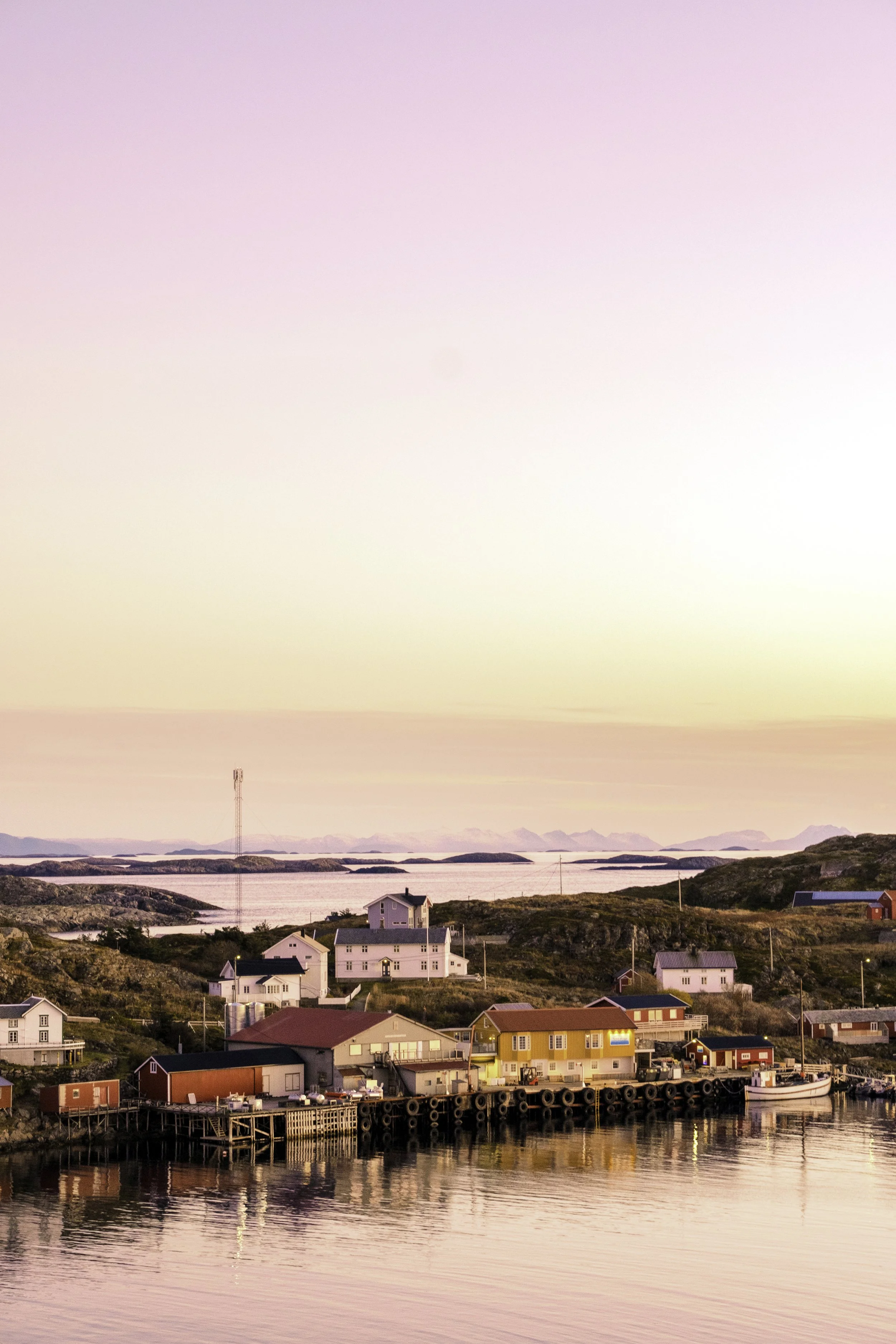 Sundowner // Myken November Island