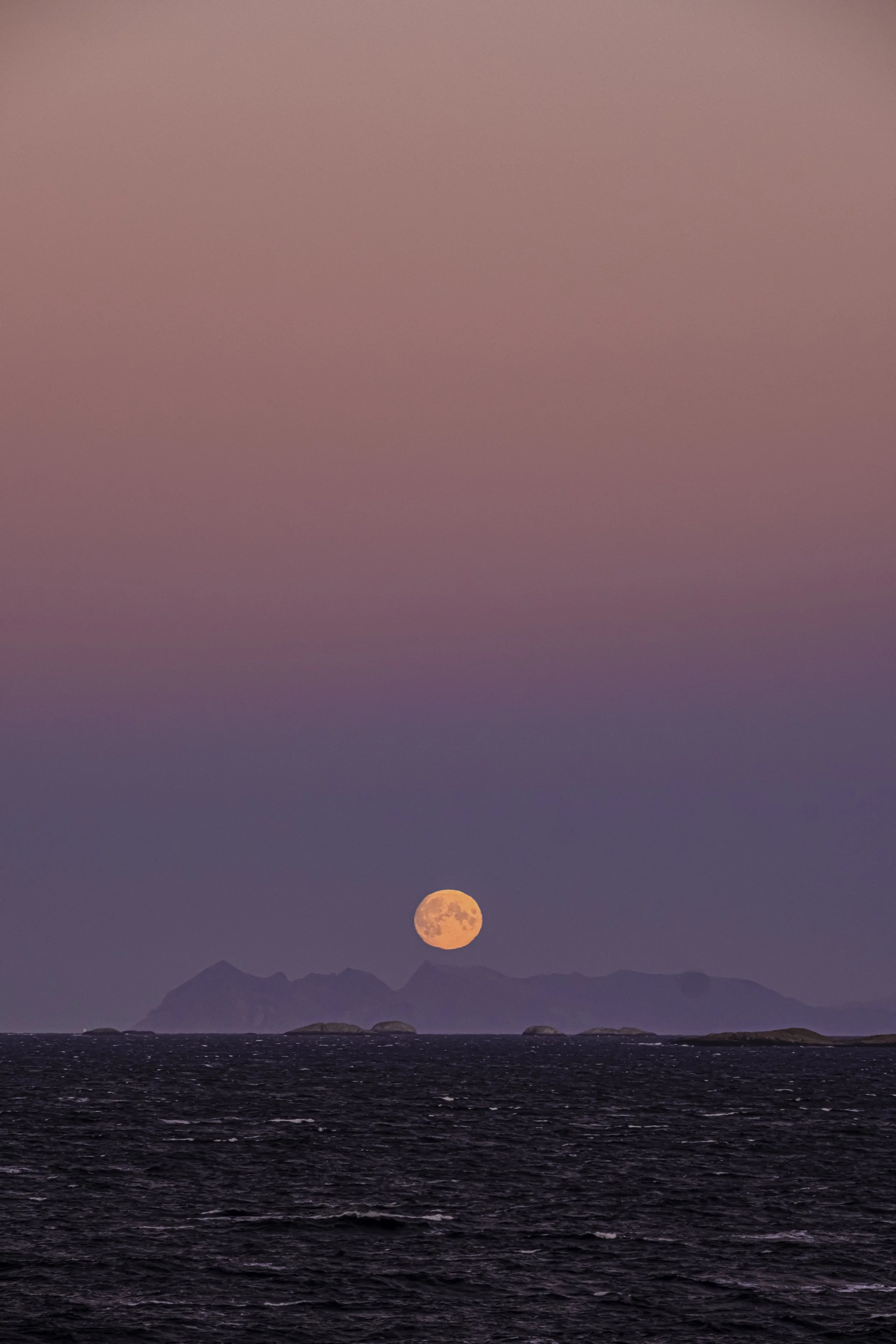 Beaver Moon // Myken November Island