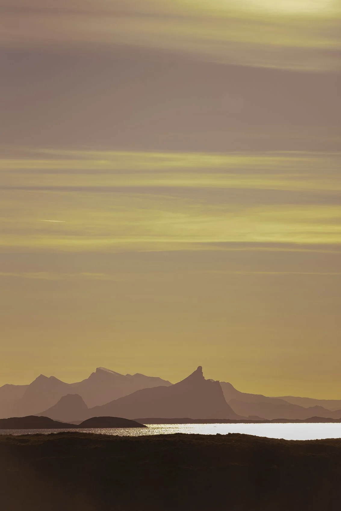 Hestmannen // Myken November Island