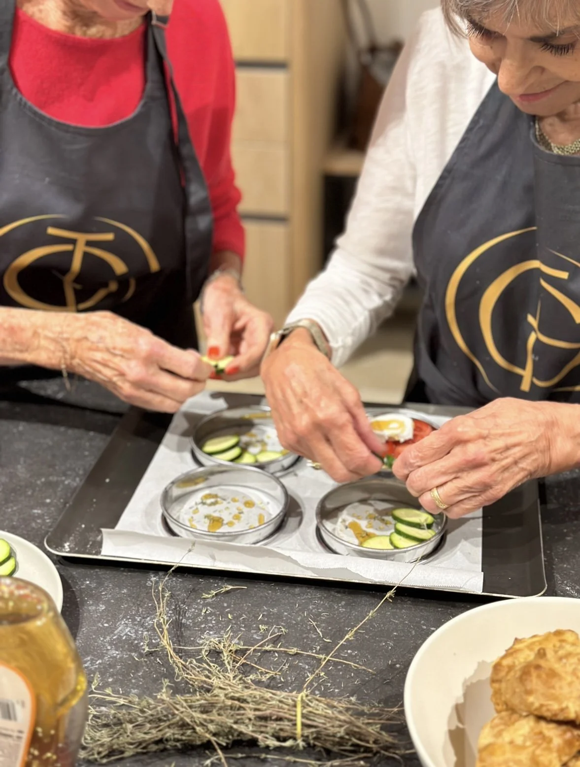 women learning to cook