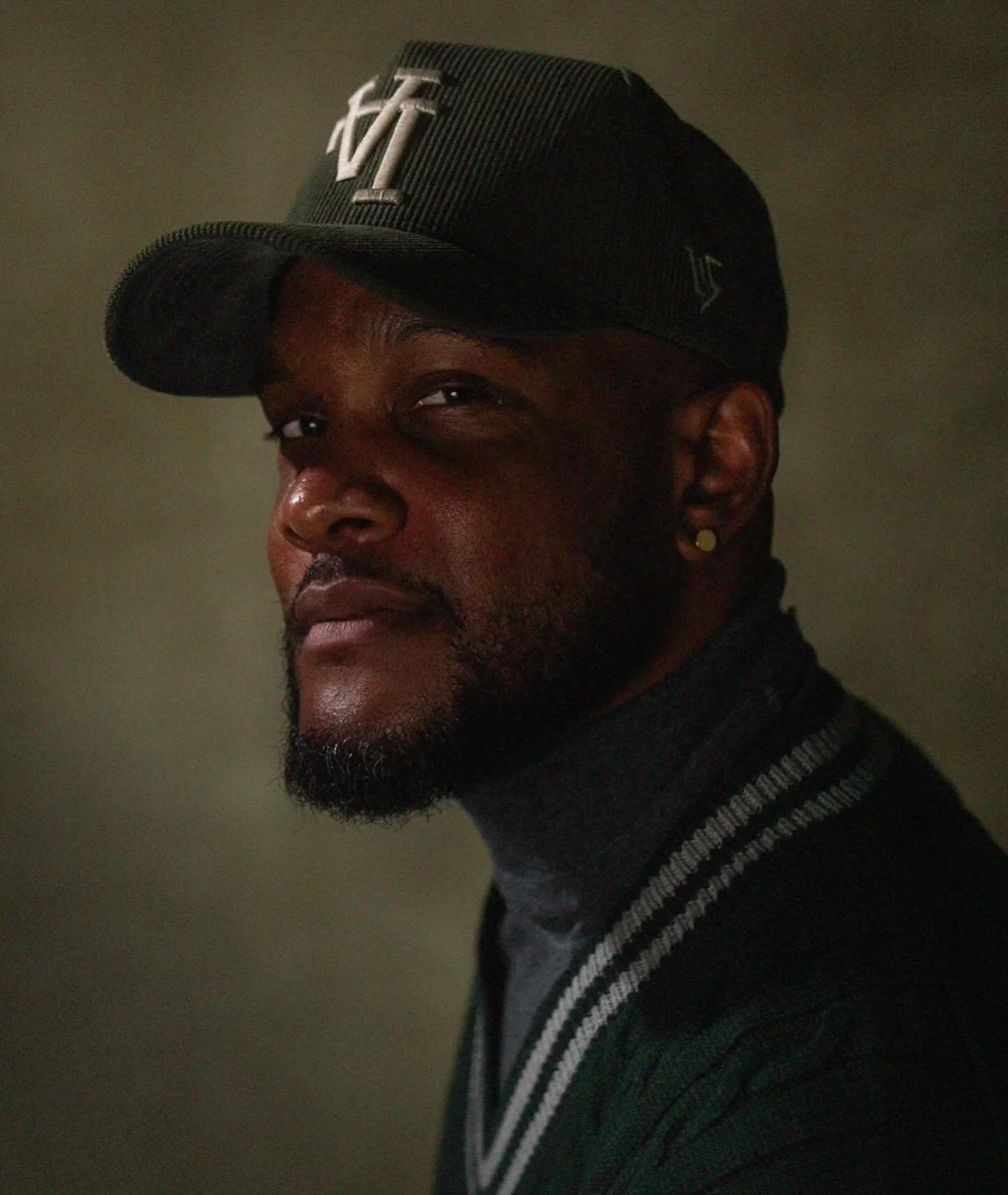 ALLUSION MAGAZINE &mdash; THE VICARIOUS COLUMN PRESENTS: JAMIL AKIM O&rsquo;QUINN @joquinn06 

Compton Native Jamil Akim O&rsquo;Quinn is a Black, Queer, neurodivergent writer with a penchant for writing stories about characters in worlds where they 