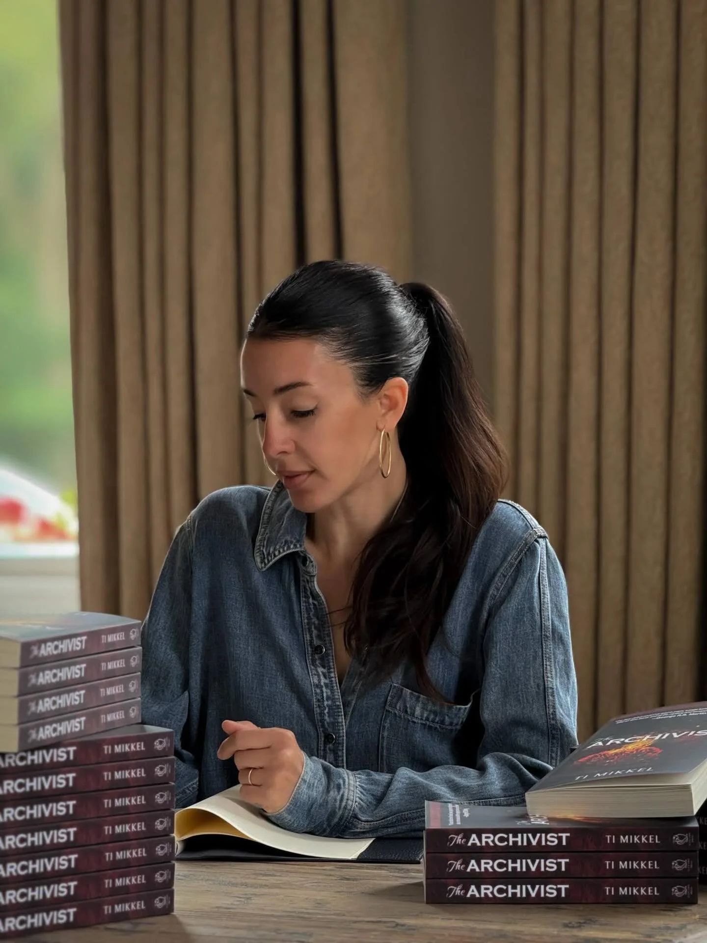 ALLUSION MAGAZINE &mdash; THE VICARIOUS COLUMN PRESENTS: TI MIKKEL @timikkel 

Ti Mikkel is making her debut as a novelist with The Archivist, a thrilling fusion of action, romance, and science. She is also a writer and producer on House of the Drago