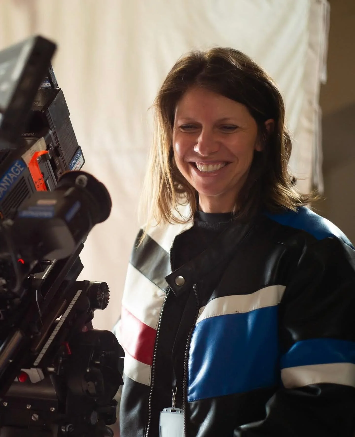 ALLUSION MAGAZINE &mdash; THE VICARIOUS COLUMN PRESENTS: VALERIE WEISS @valerie.weiss.director 

Valerie Weiss is a multi-faceted television and feature film director who explores complicated human relationships in feel-good ways. Her impressive dire