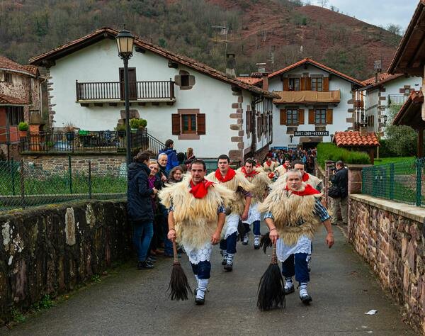 Basque Country Summer Festivals - Culture &amp; Traditions