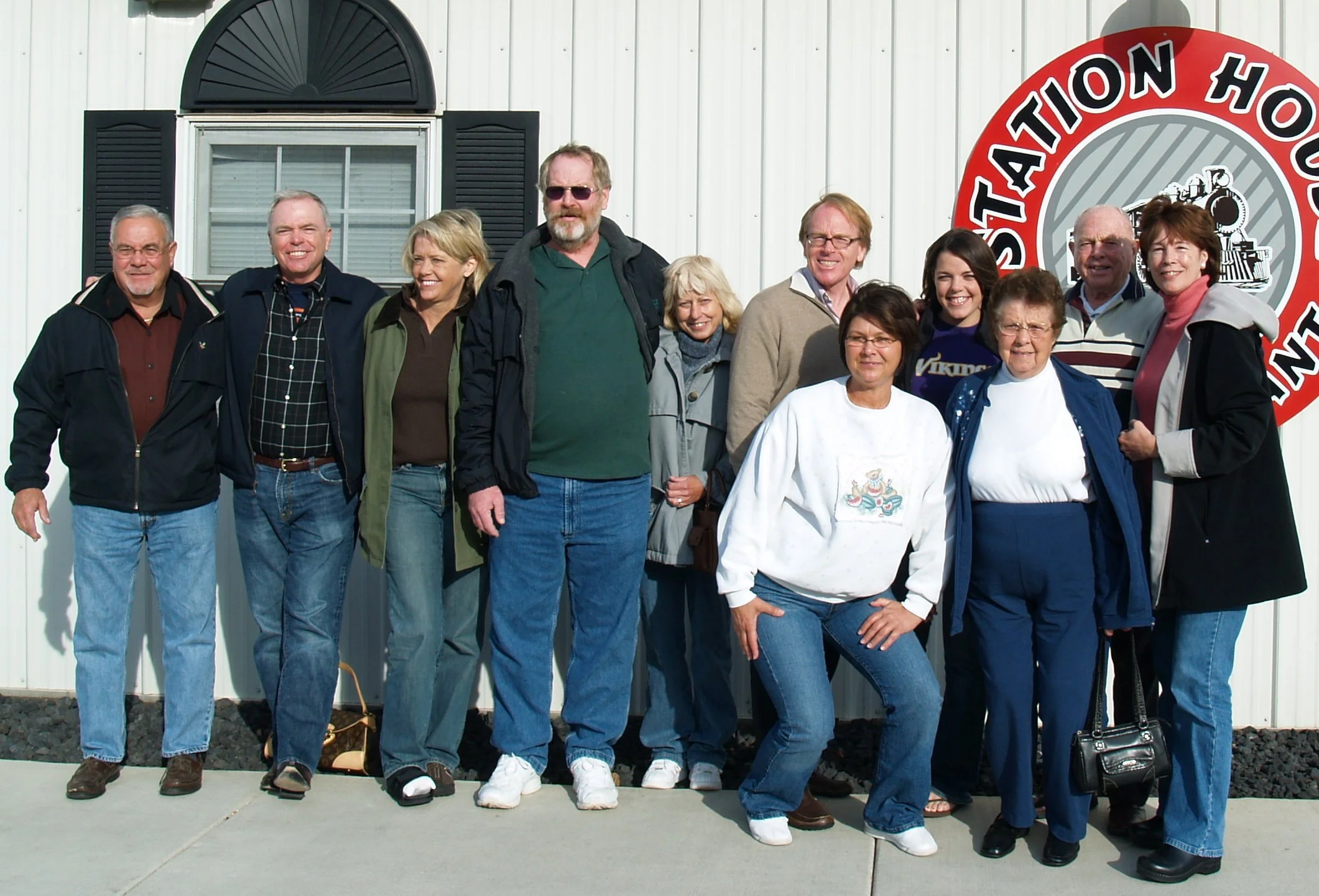 A big breakfast group with Kirley's and Van Daeles'