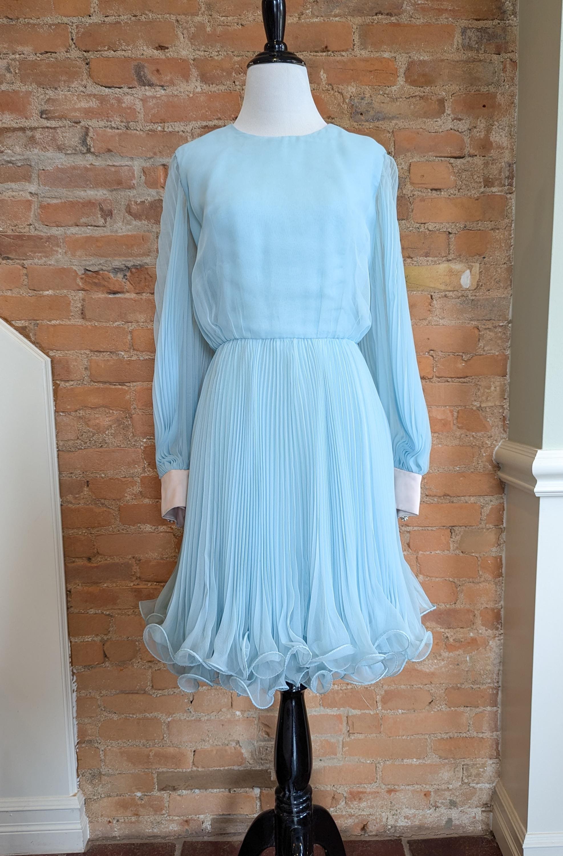 https://i.etsystatic.com/16790938/r/il/b52ad7/6390417620/il_fullxfull.6390417620_jnqm.jpg