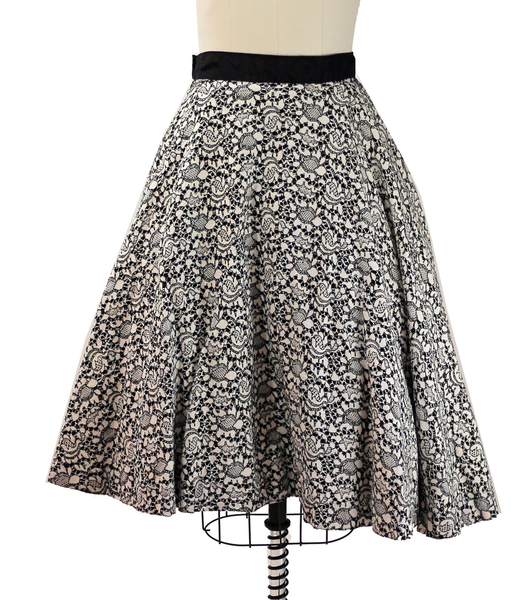 https://i.etsystatic.com/16790938/r/il/c20515/1683419599/il_fullxfull.1683419599_okws.jpg