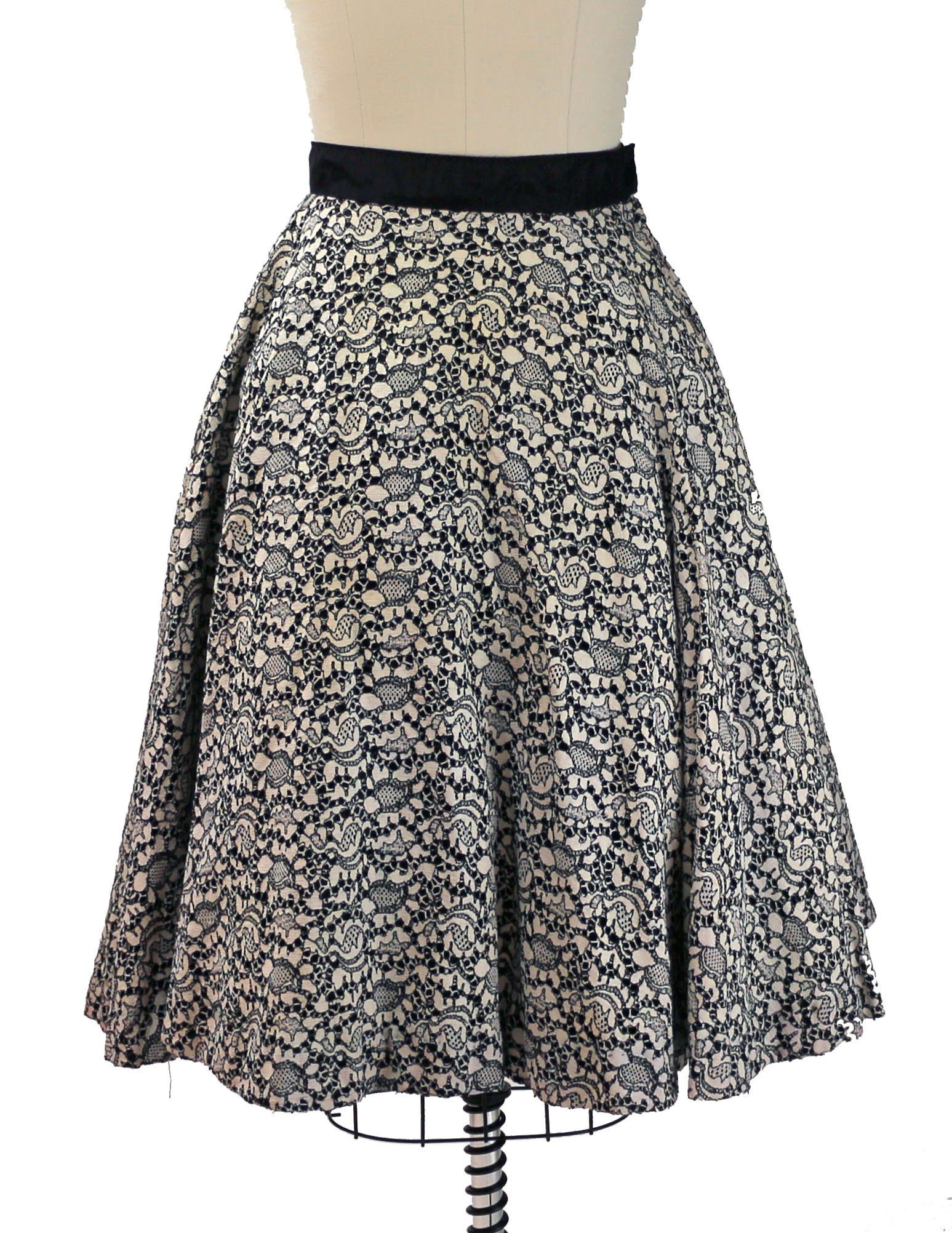 https://i.etsystatic.com/16790938/r/il/cc8753/1635999230/il_fullxfull.1635999230_l89m.jpg