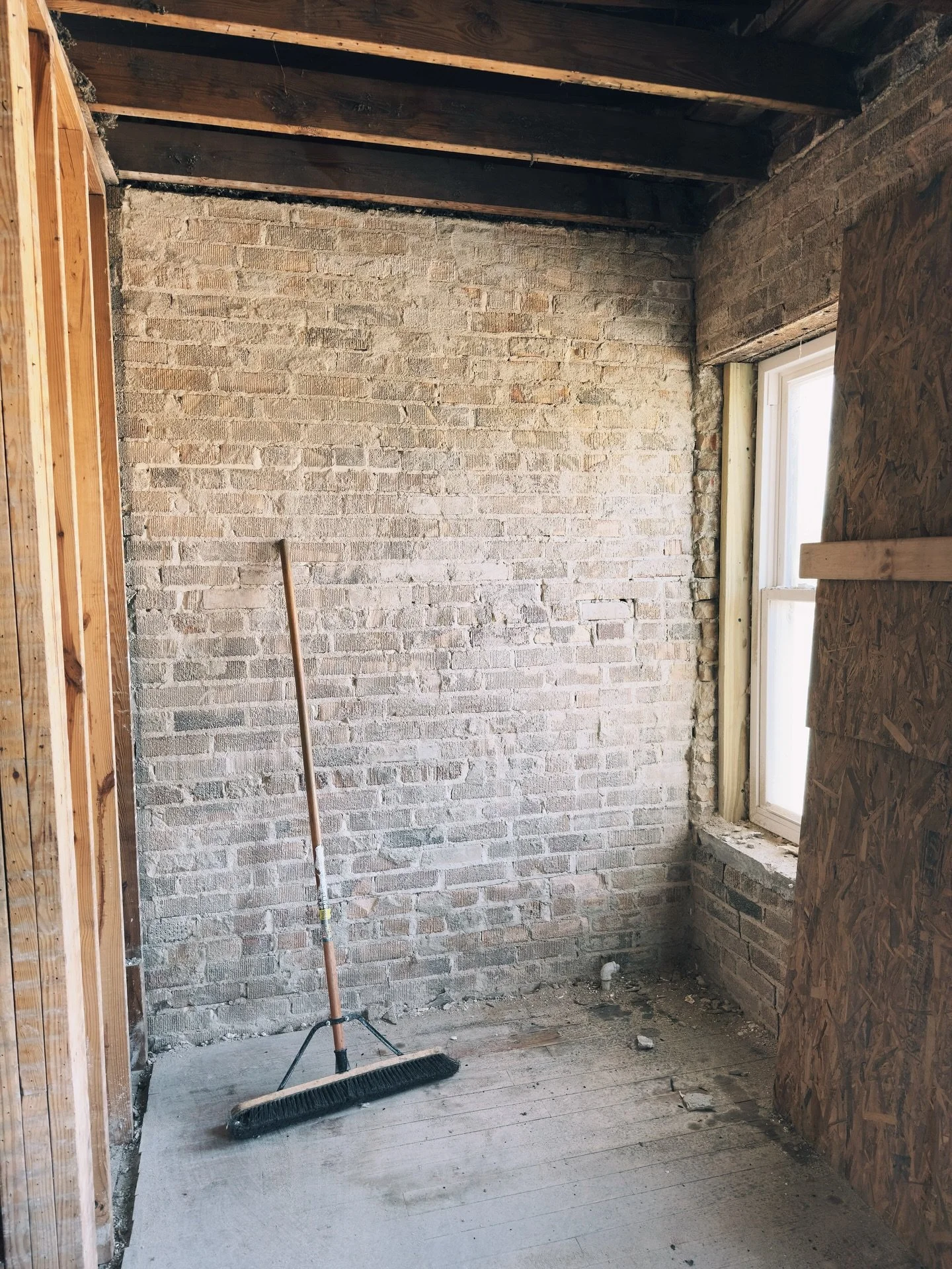 The only photo I took of the upstairs last night because it&rsquo;s about 120 degrees upstairs and we all have decision fatigue trying to put together the puzzle that is the upstairs apartment 😅@theinkwell_rockville 

But I think we FINALLY have a l