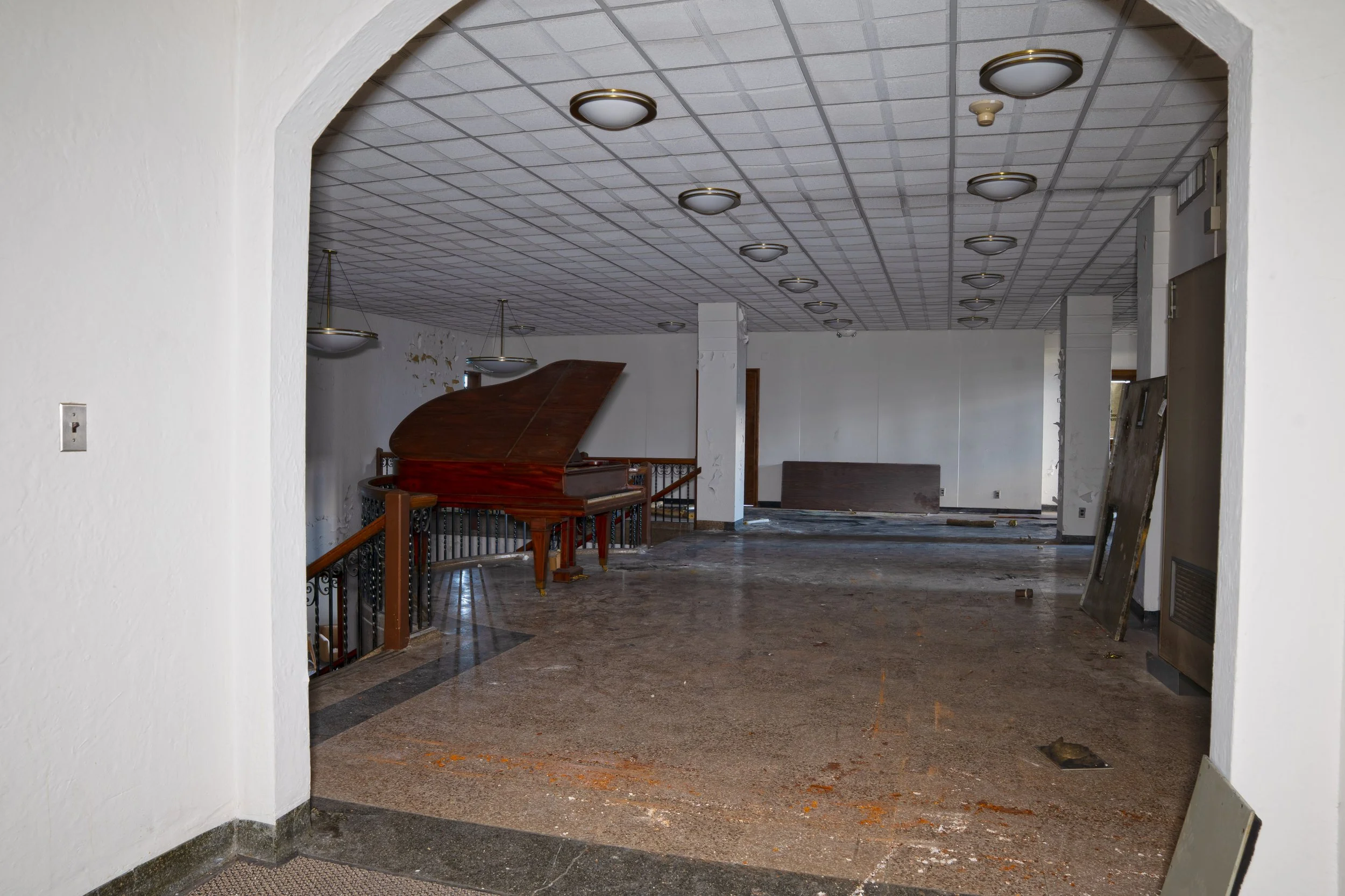 Following from the piano shown earlier on the 2nd floor the corridor behind is a section of 2nd floor office space below would be the library 