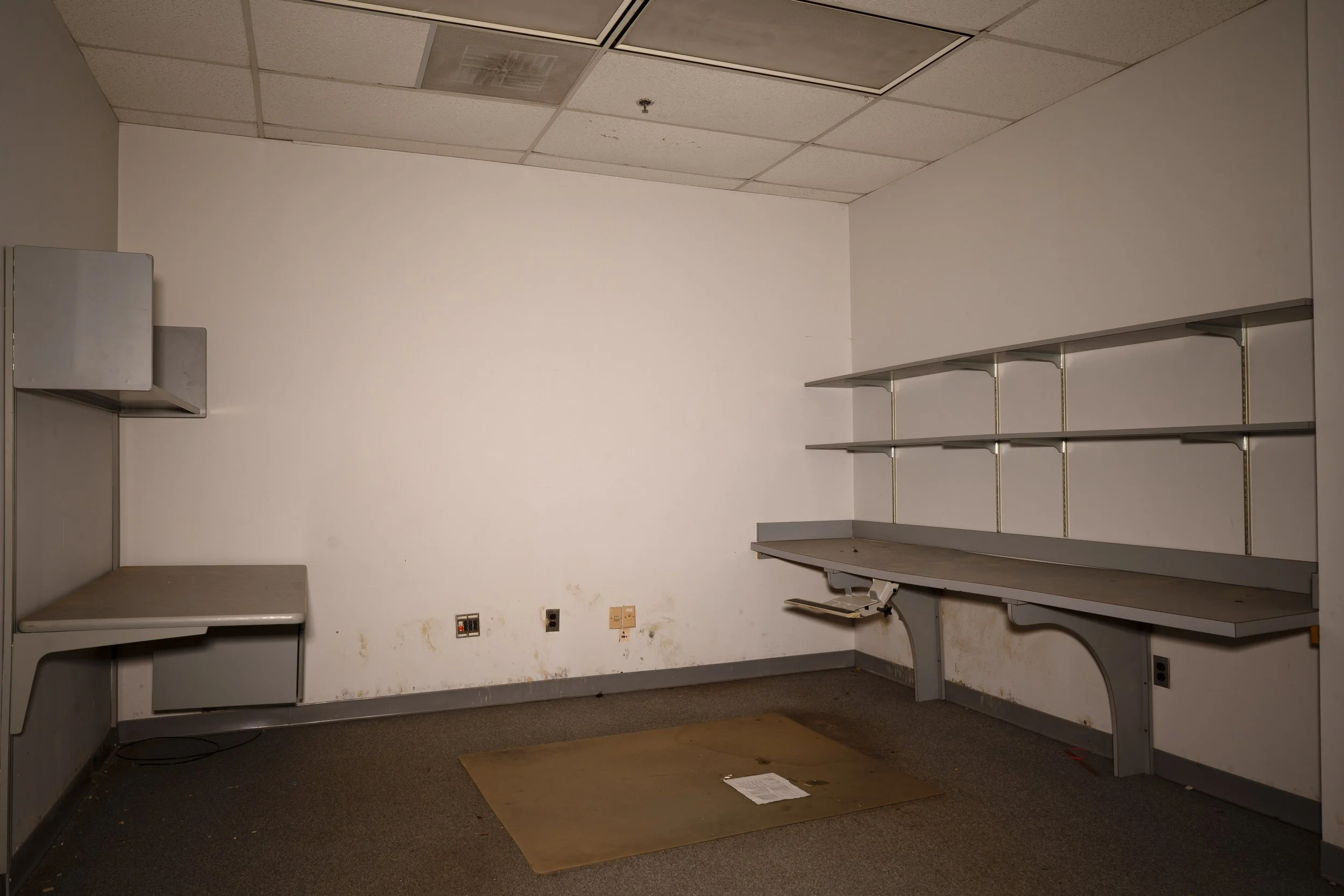 A room in the basement 