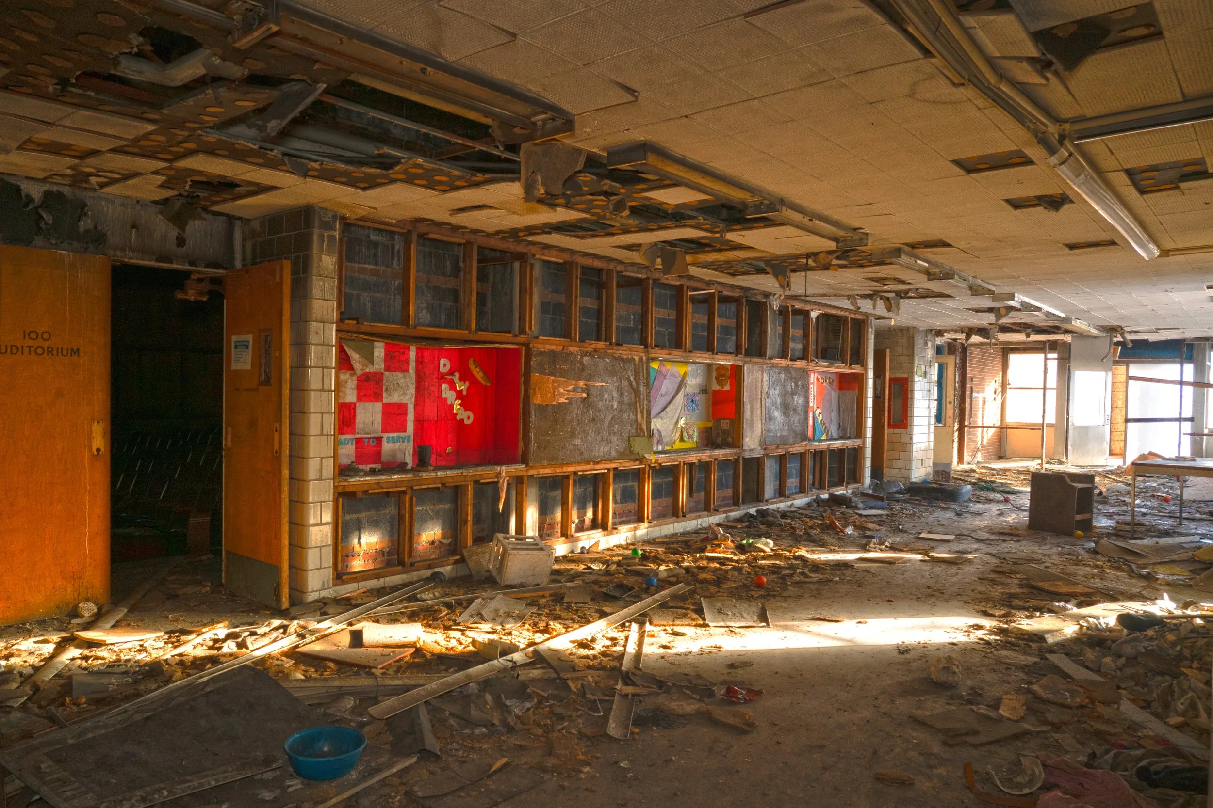 Main Hallway on the left of the main entrance to the front of the photo is the common area and behind the camera is the classroom section