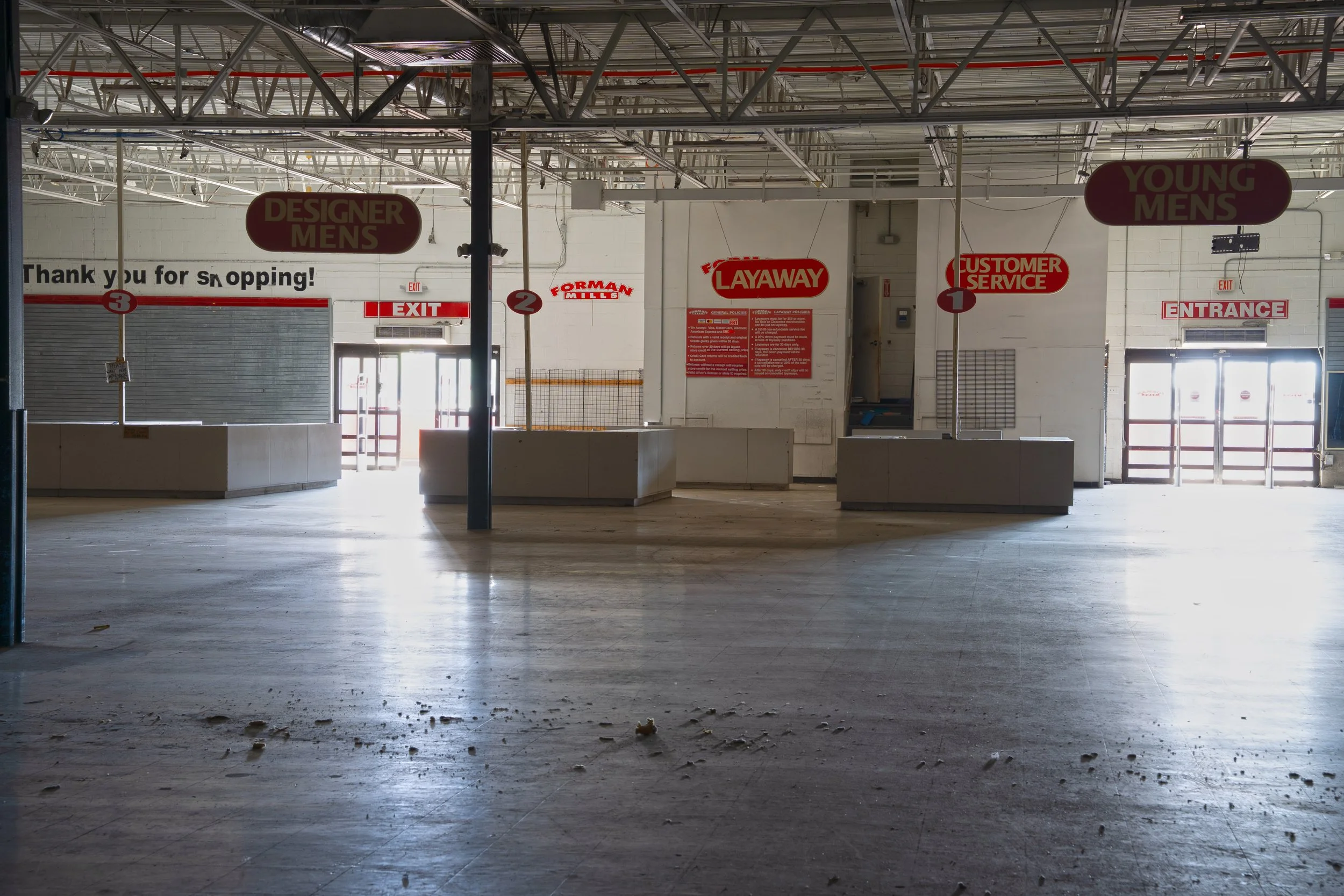 After no more then 4 months the Forman Mills is open to trespass 