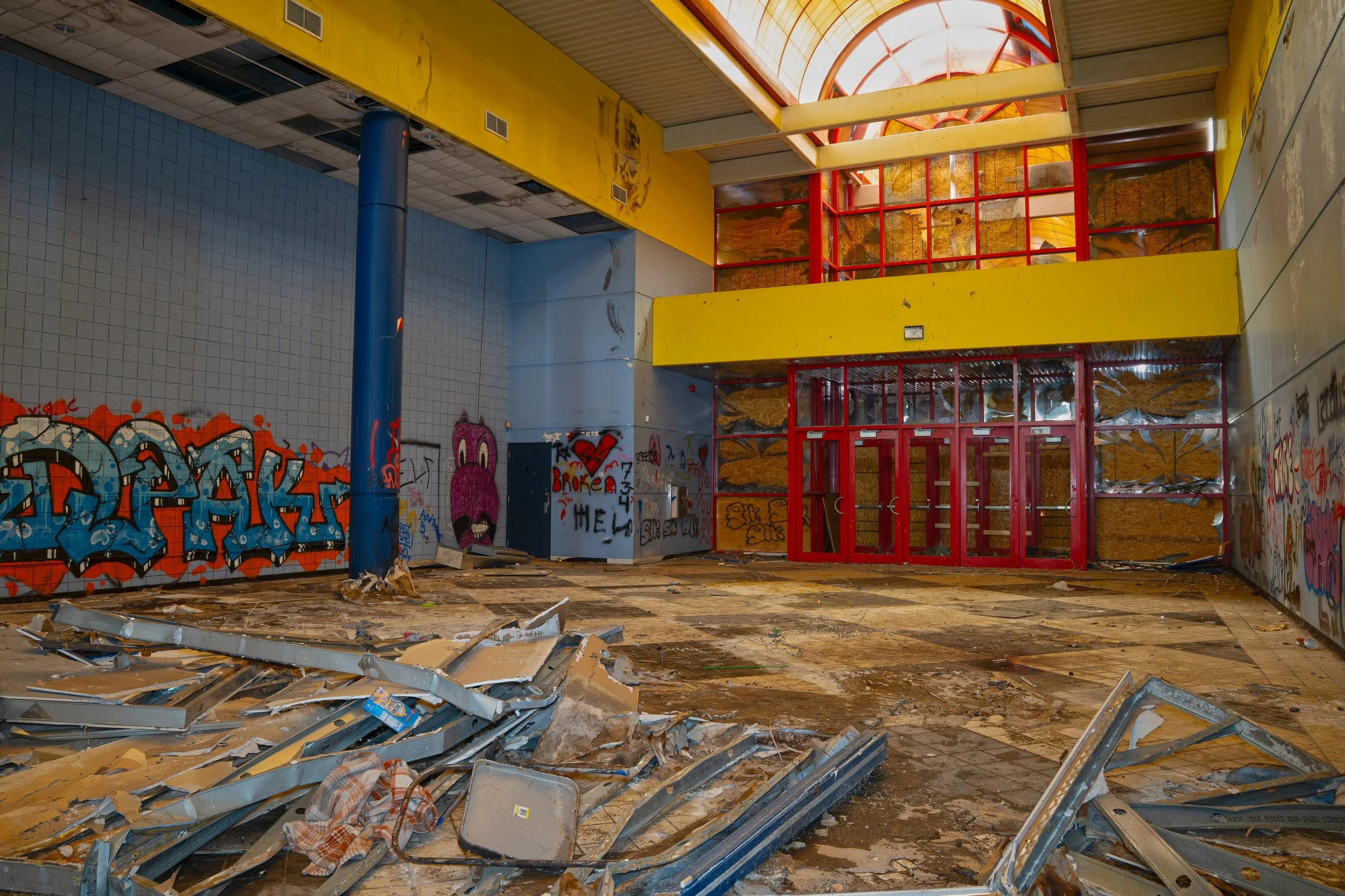 Main lobby on the other side of the theater 