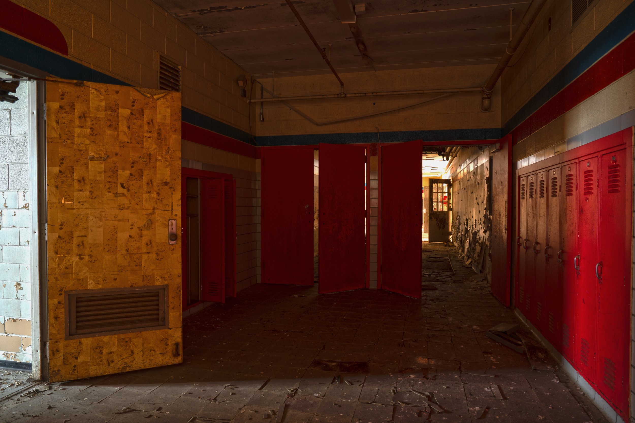 Hallway leading to 1924 wing